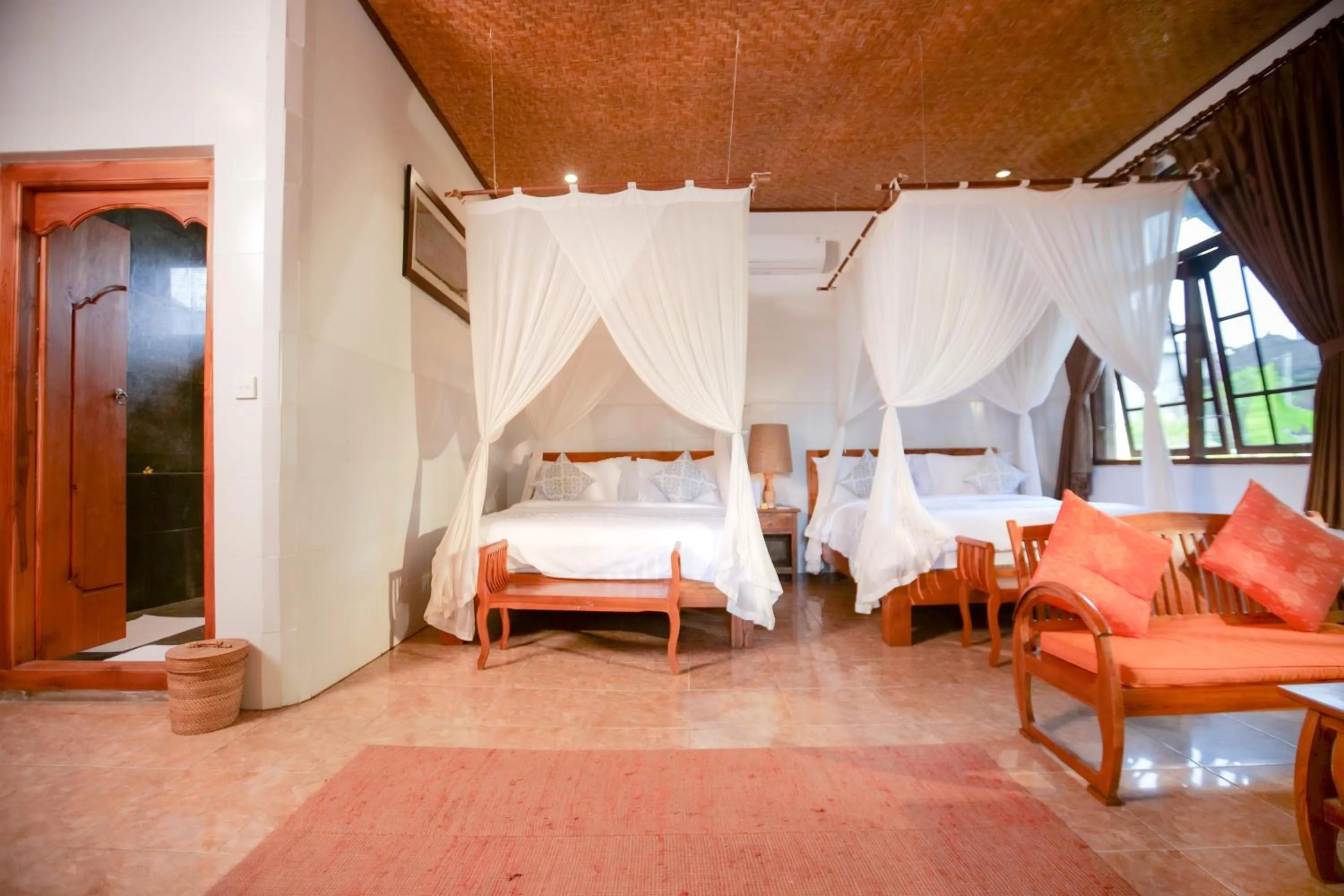Bed in Gayatri