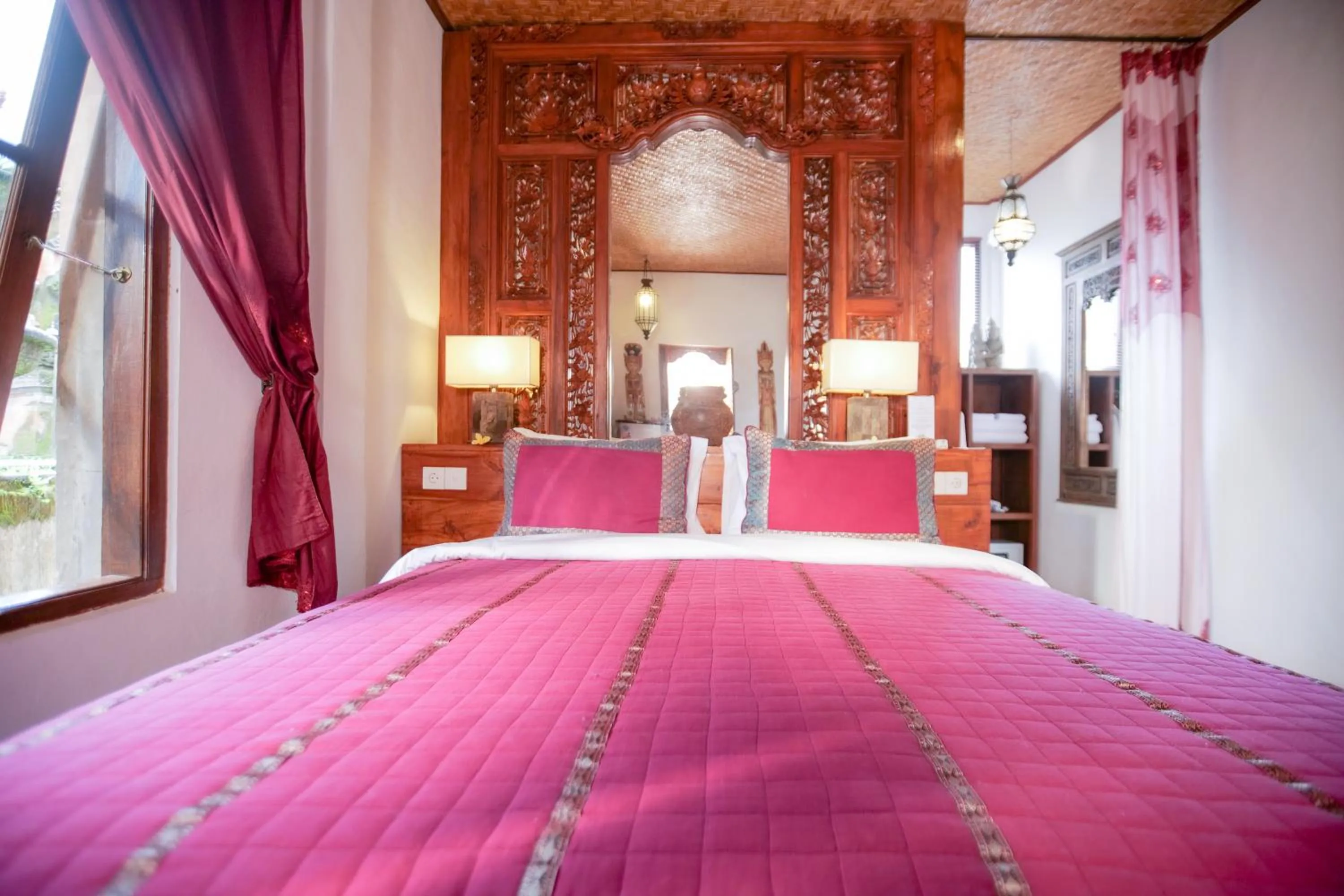 Bed in Gayatri