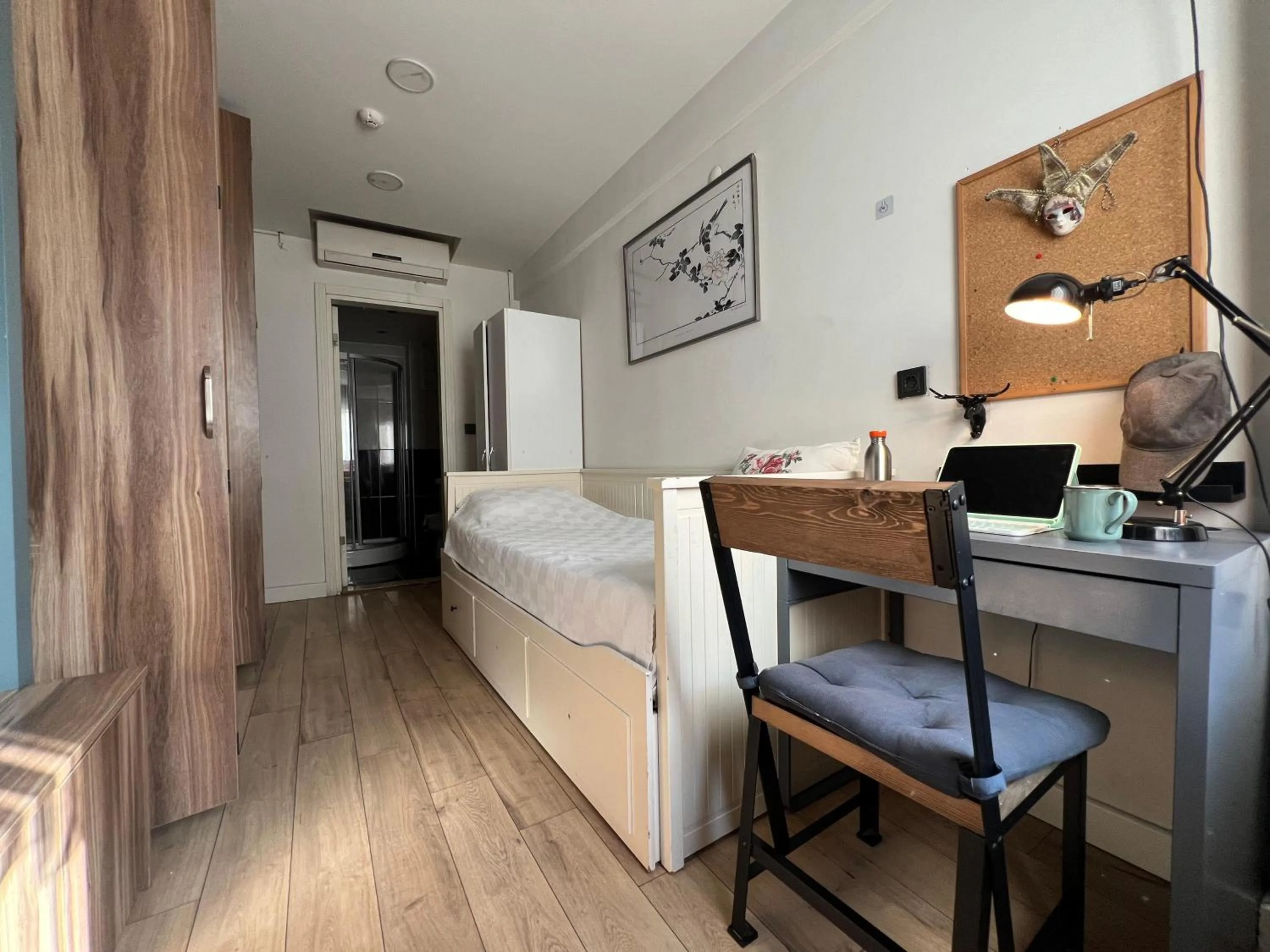 Small Single Room in Istanbul Hub Flats