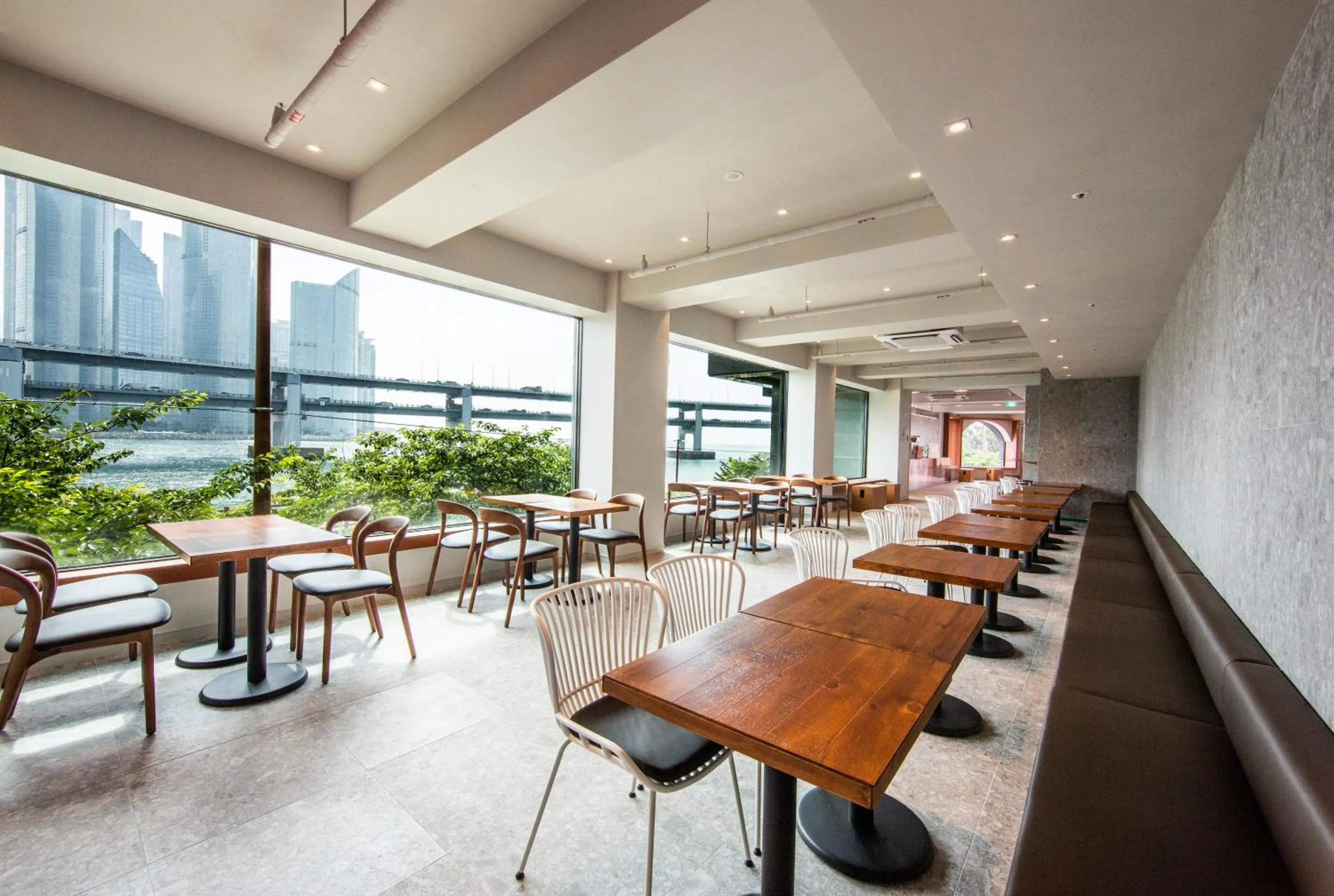 Coffee/tea facilities in AG405 Hotel
