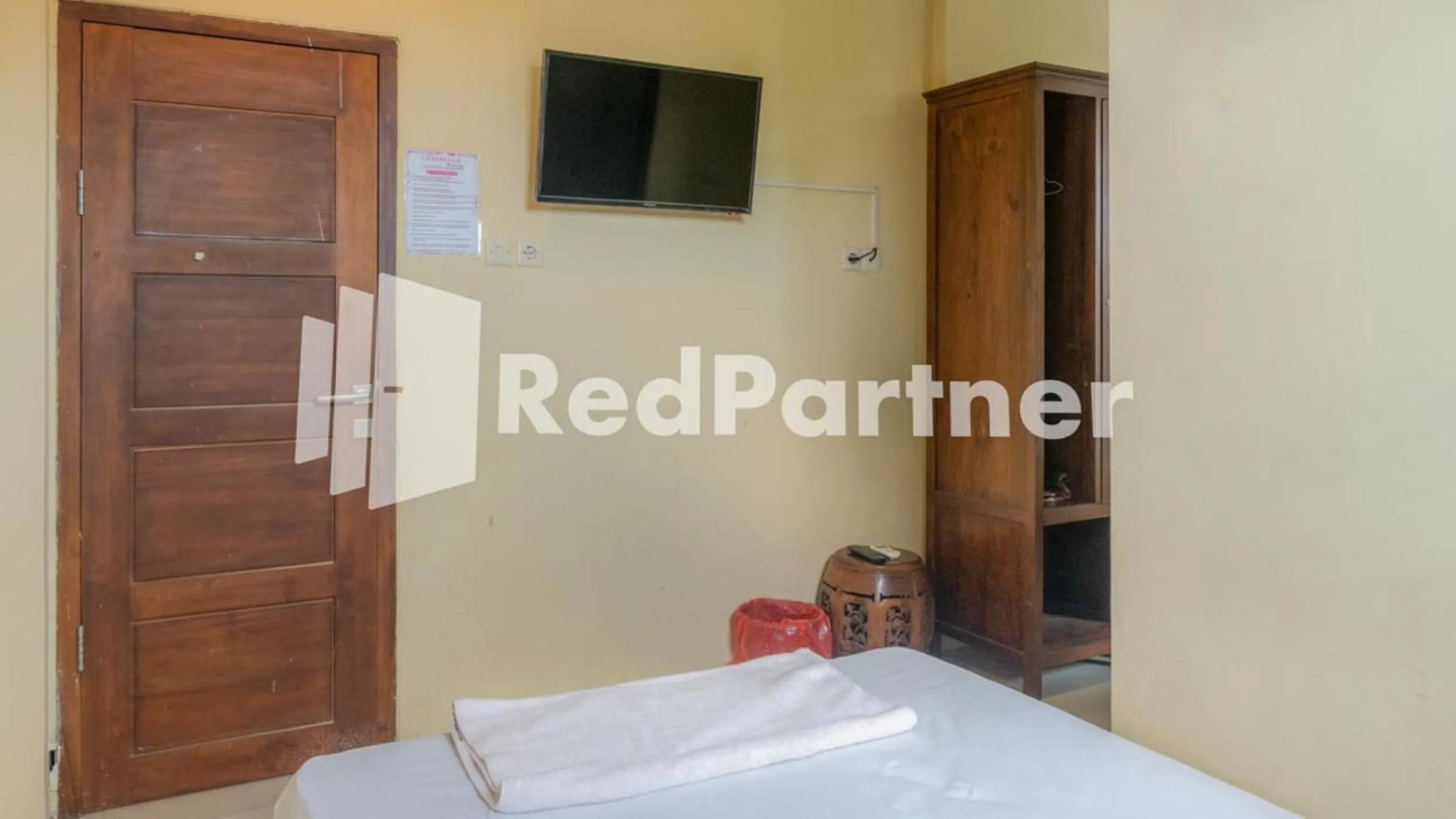 Twin Room - single occupancy in Vandhela Homestay Syariah Mitra RedDoorz