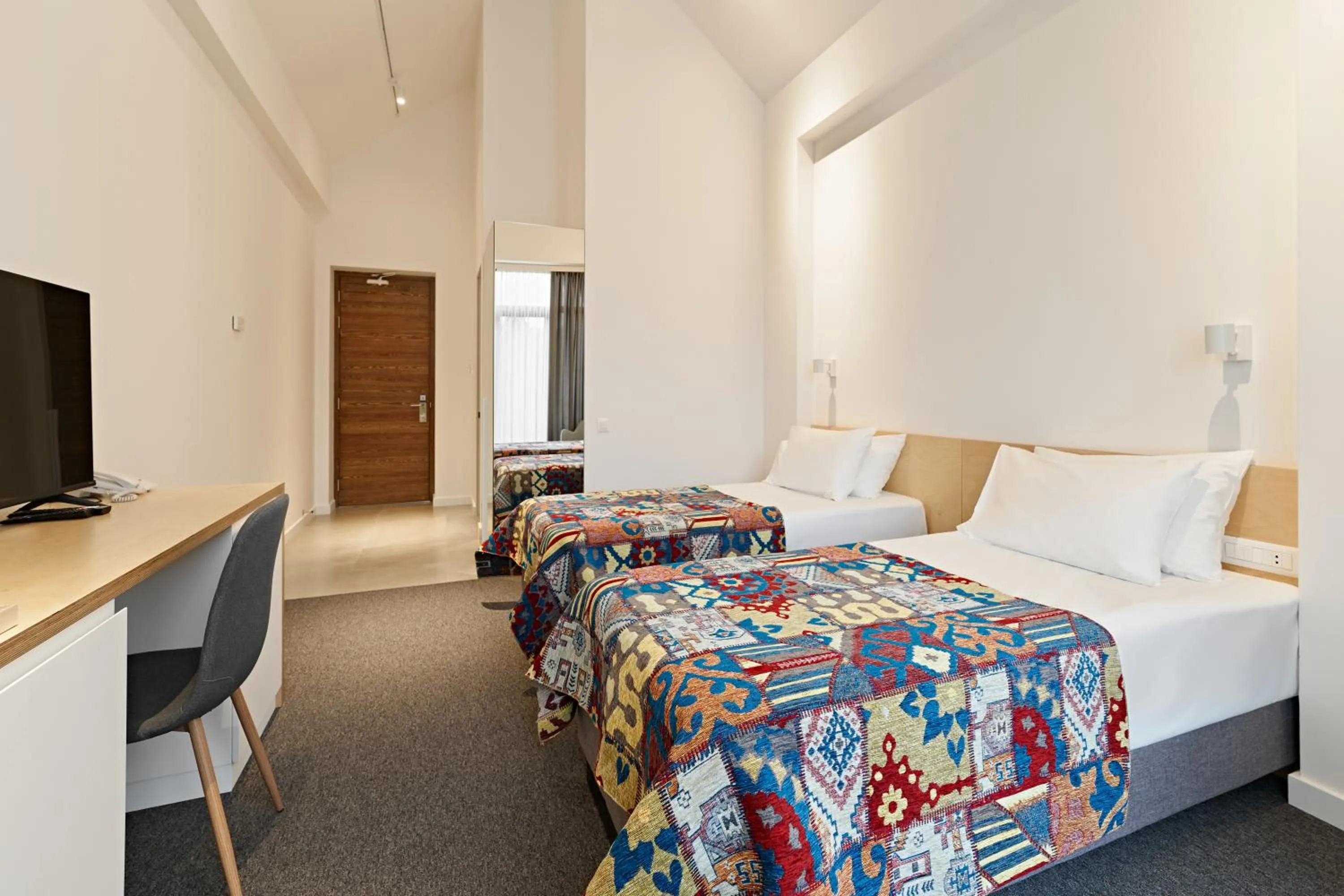 Deluxe Twin Room - single occupancy in Dilijani Tun Hotel & Restaurant