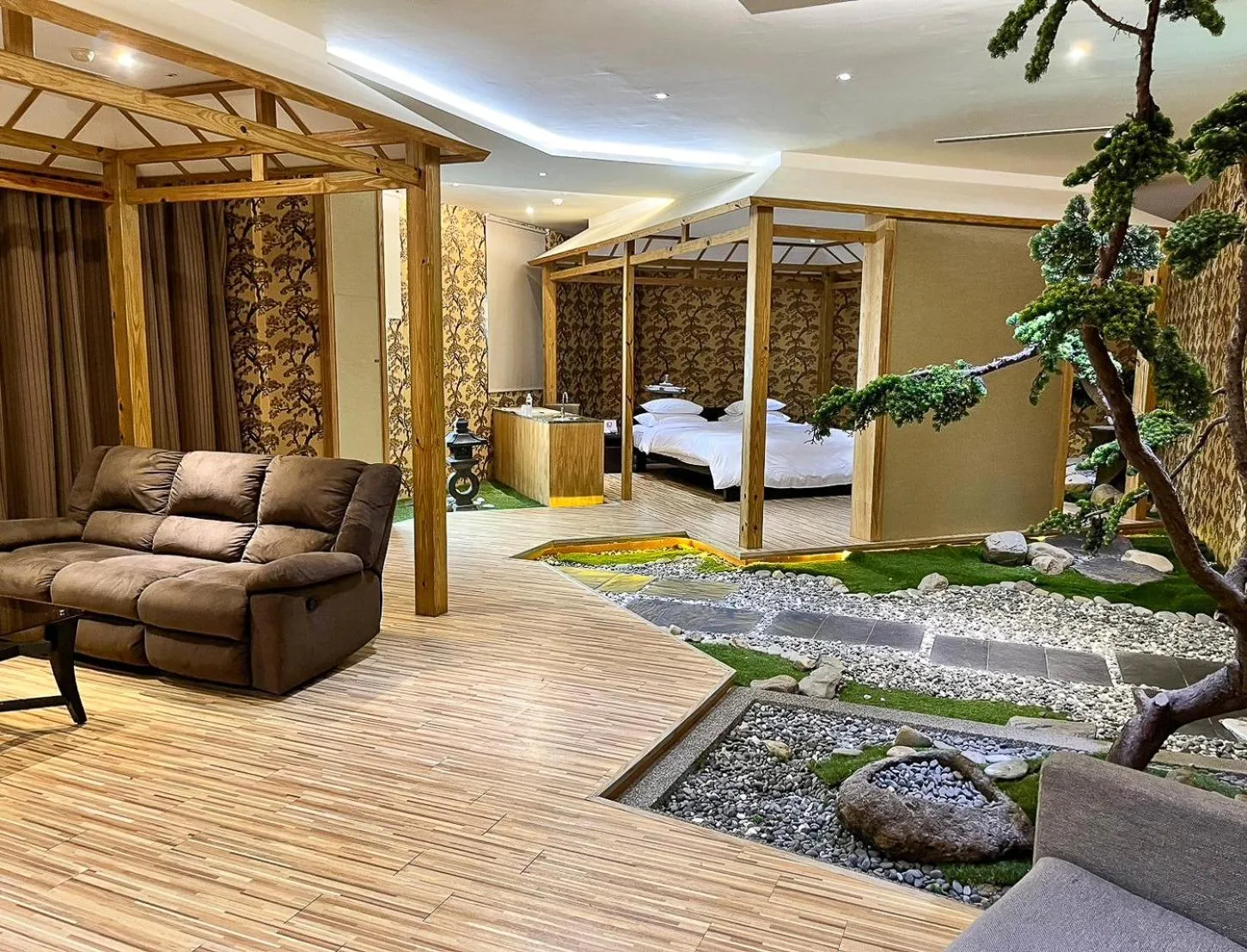 Flagship Suite  in All-Ur Boutique Motel - ChungLi Branch