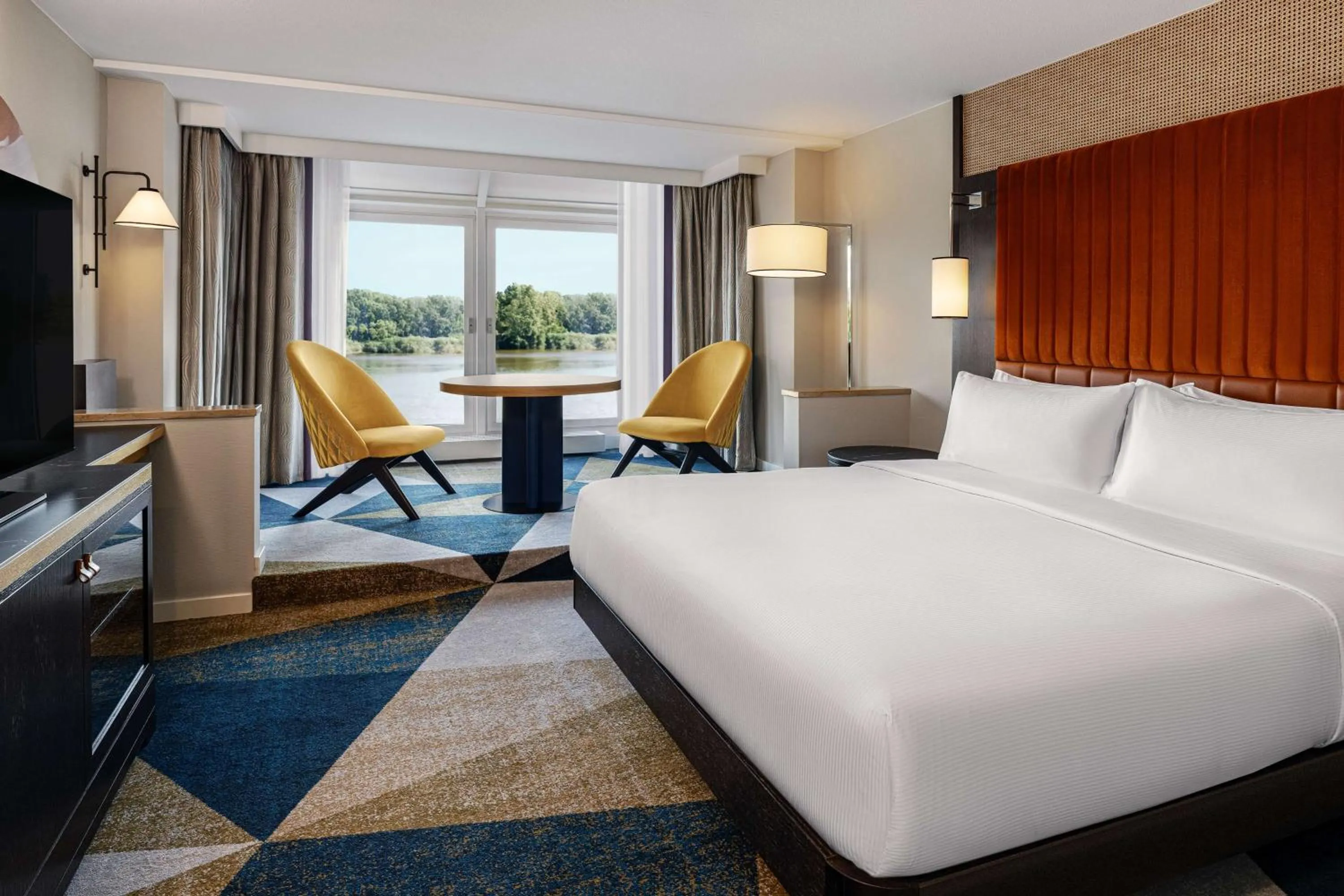 Waterfront Deluxe King Room - single occupancy in Hilton Vienna Waterfront
