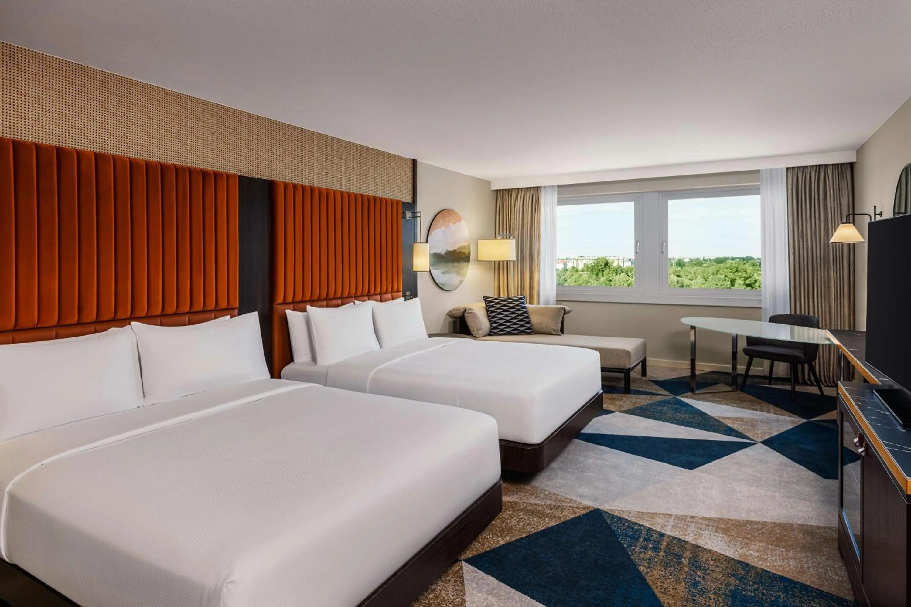 Waterfront Executive Room with Two Queen Beds - single occupancy in Hilton Vienna Waterfront