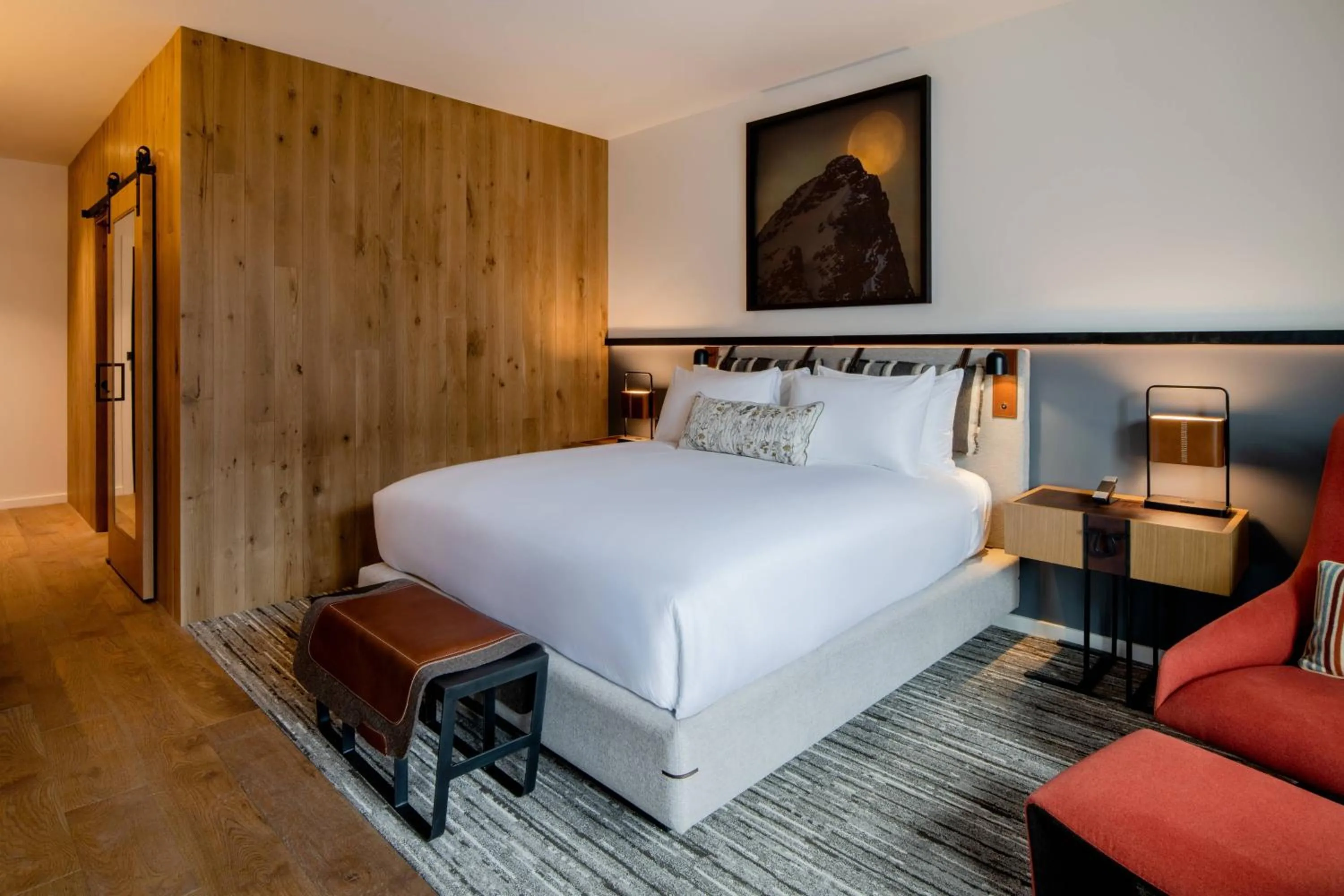 King Guestroom with Guest room with 1 King, Fireplace in The Cloudveil, Autograph Collection