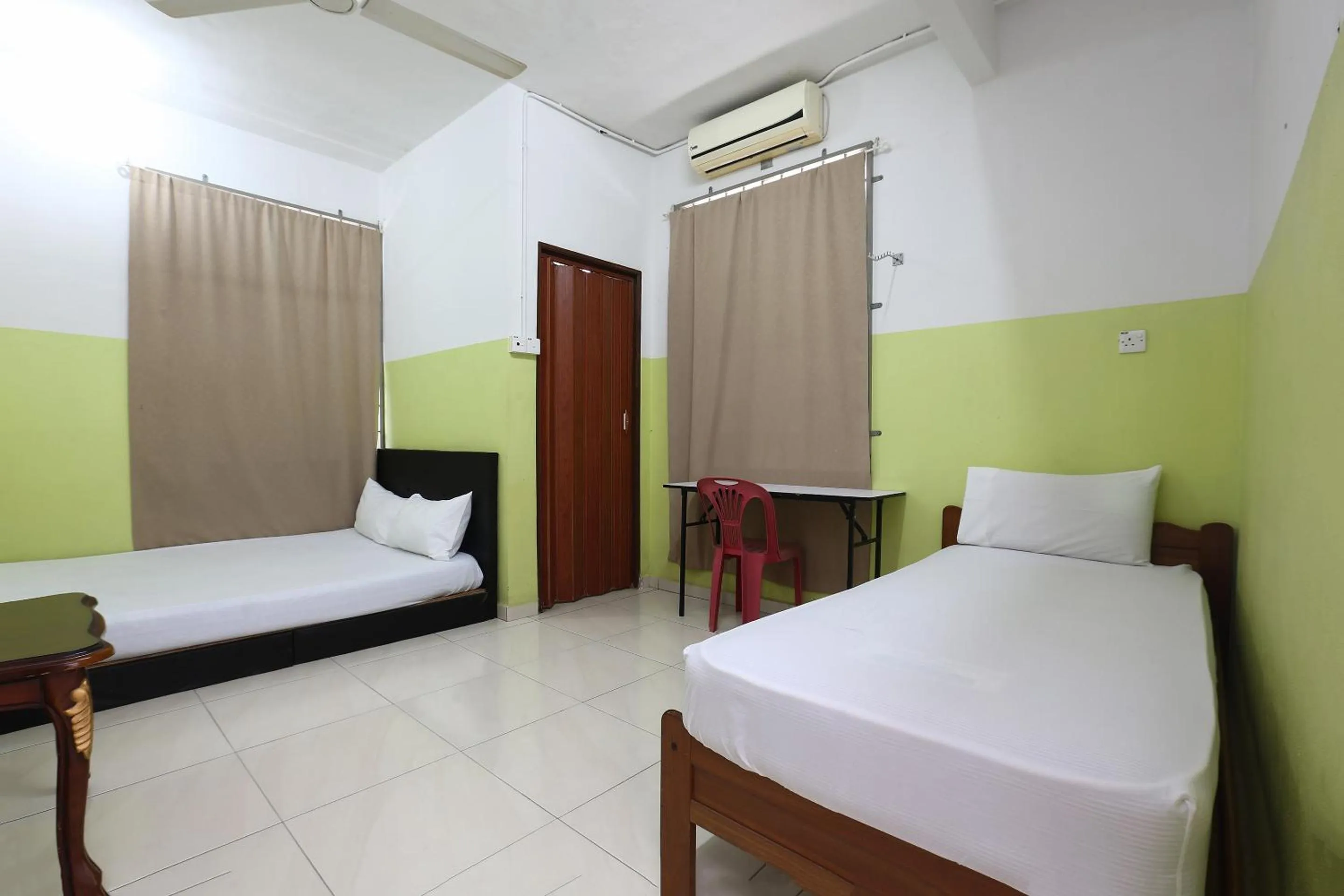 Deluxe Triple Room in Hotel O Innap Kota Bharu