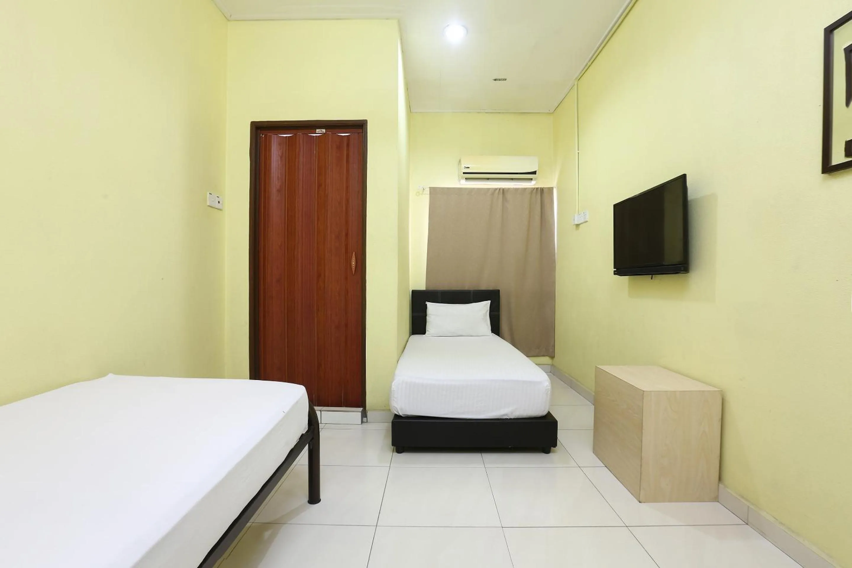 Deluxe Twin Room in Hotel O Innap Kota Bharu