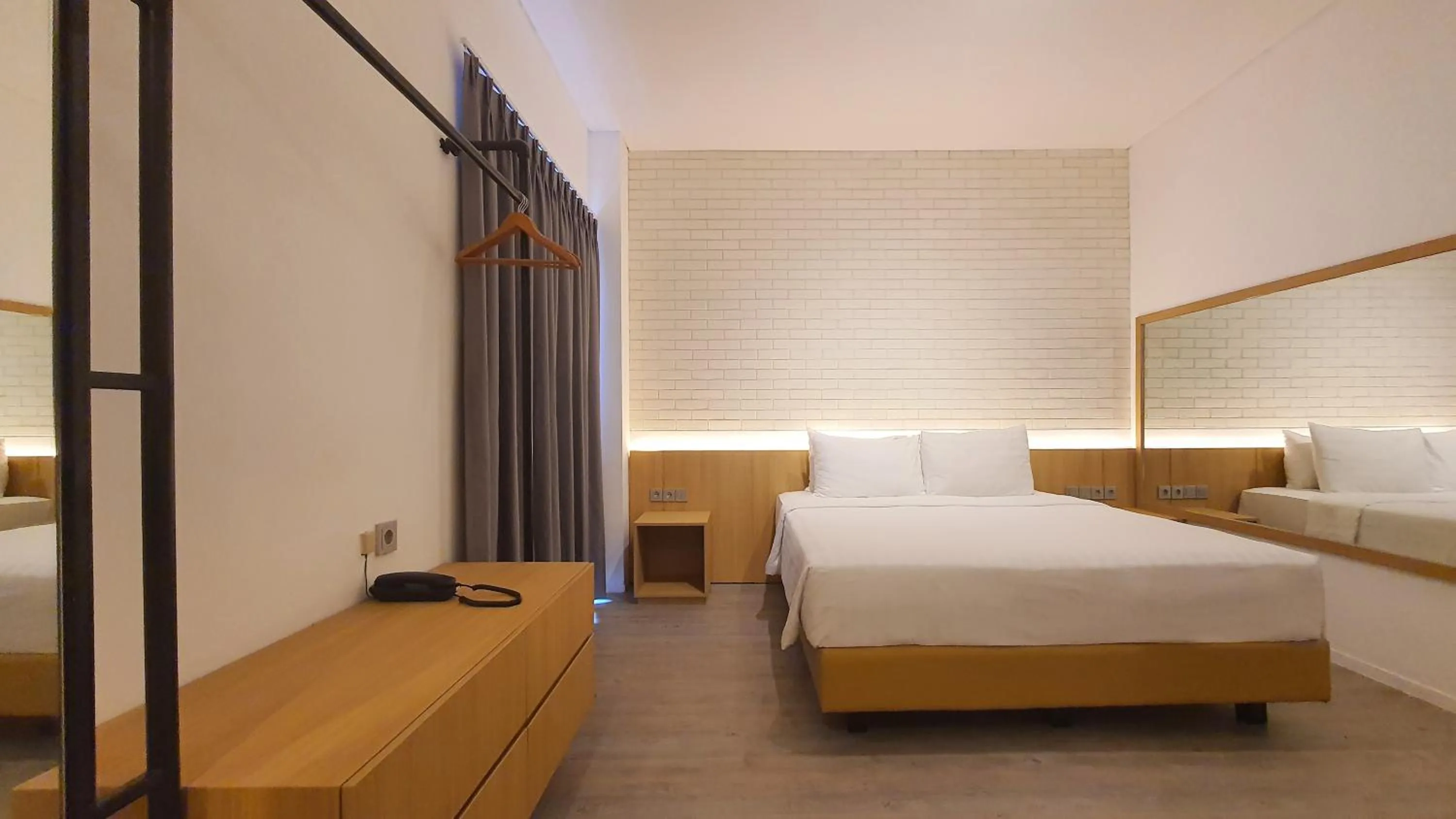 Deluxe Double Room with Balcony in Ra Inn Kemang