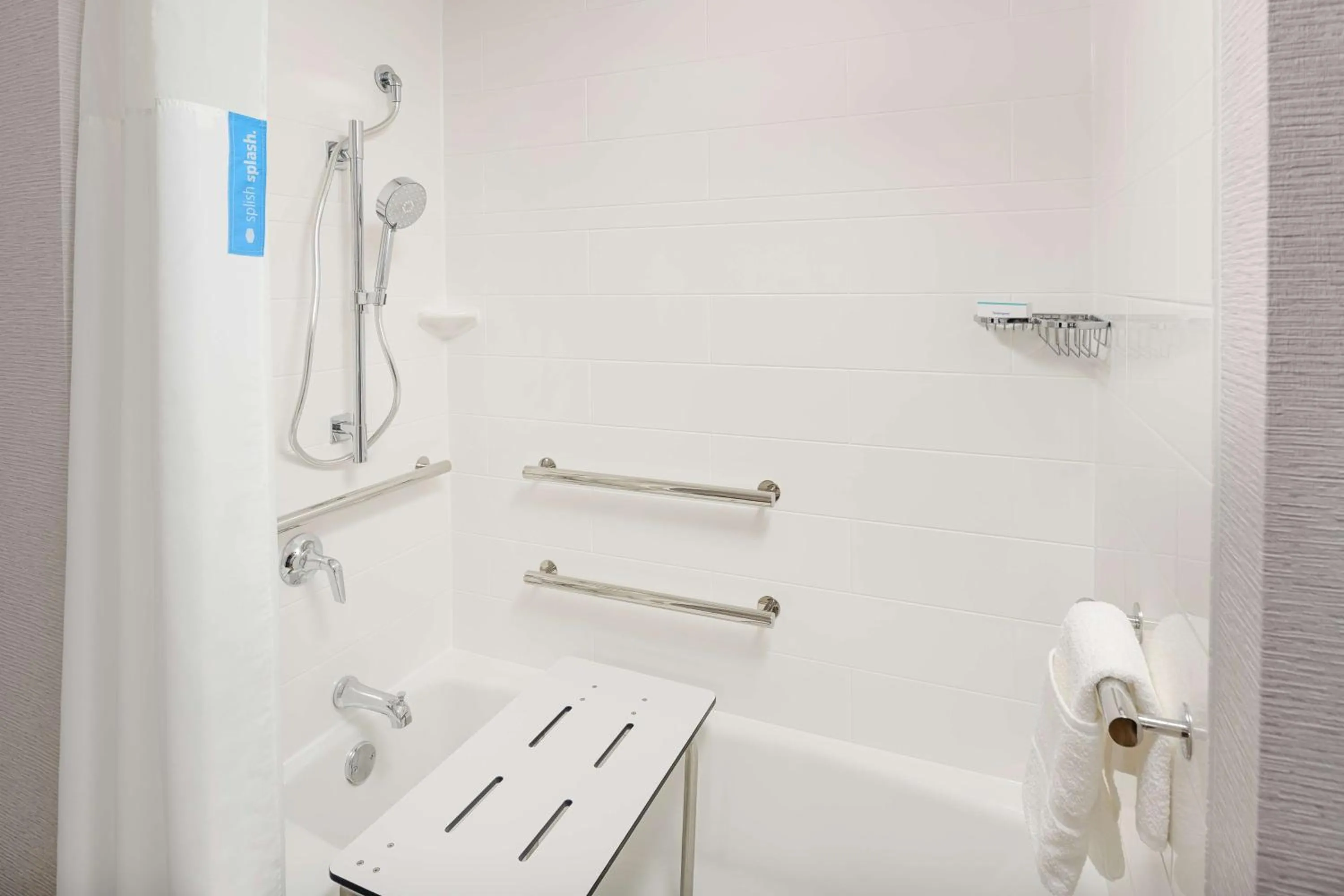 Queen Room - Mobility Accessible/Non-Smoking in Hampton Inn Blue Ridge, GA