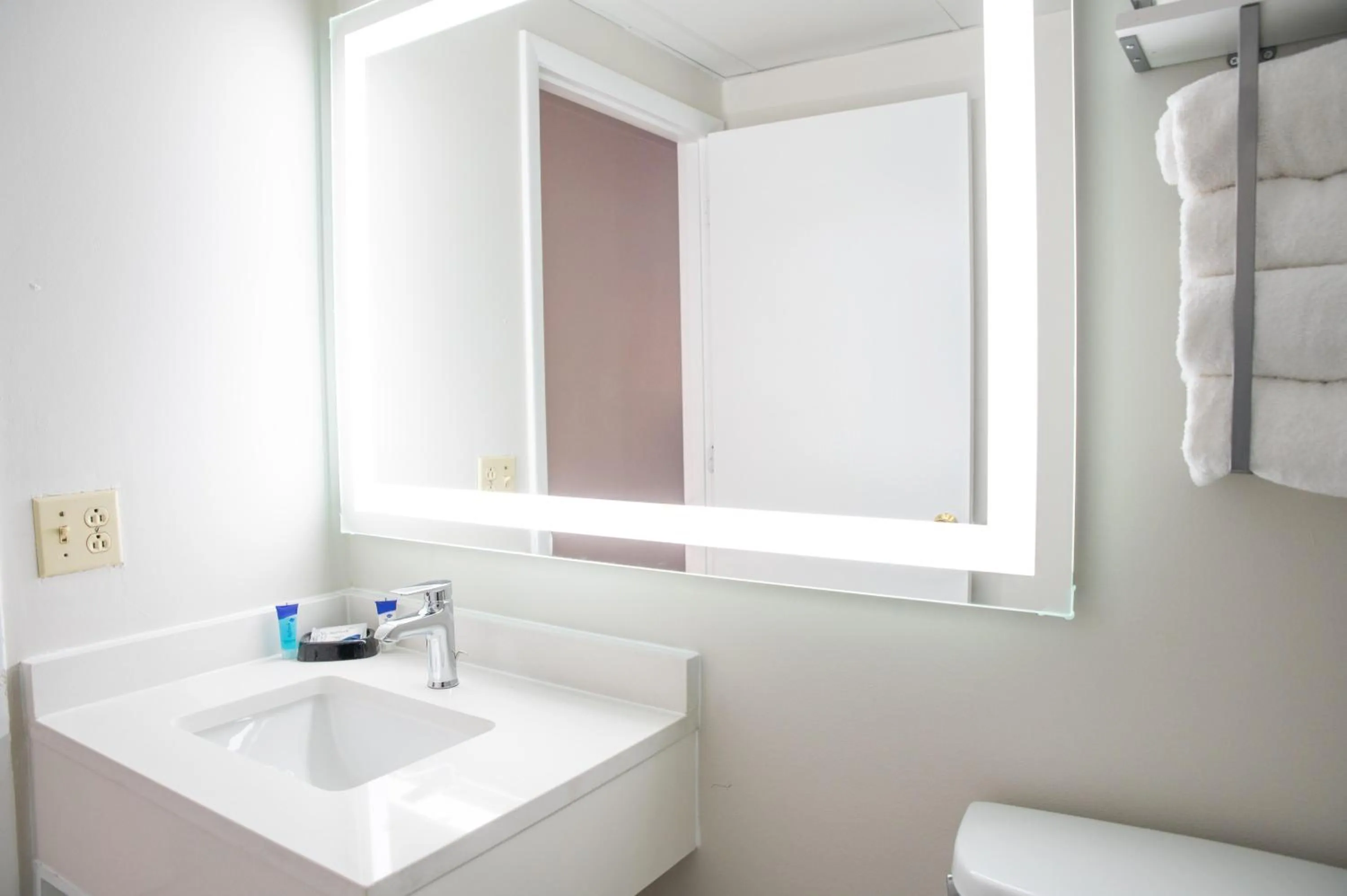 Standard  Room with Double Bed in Heritage House Inn on Cape Cod, an Ascend Collection Hotel