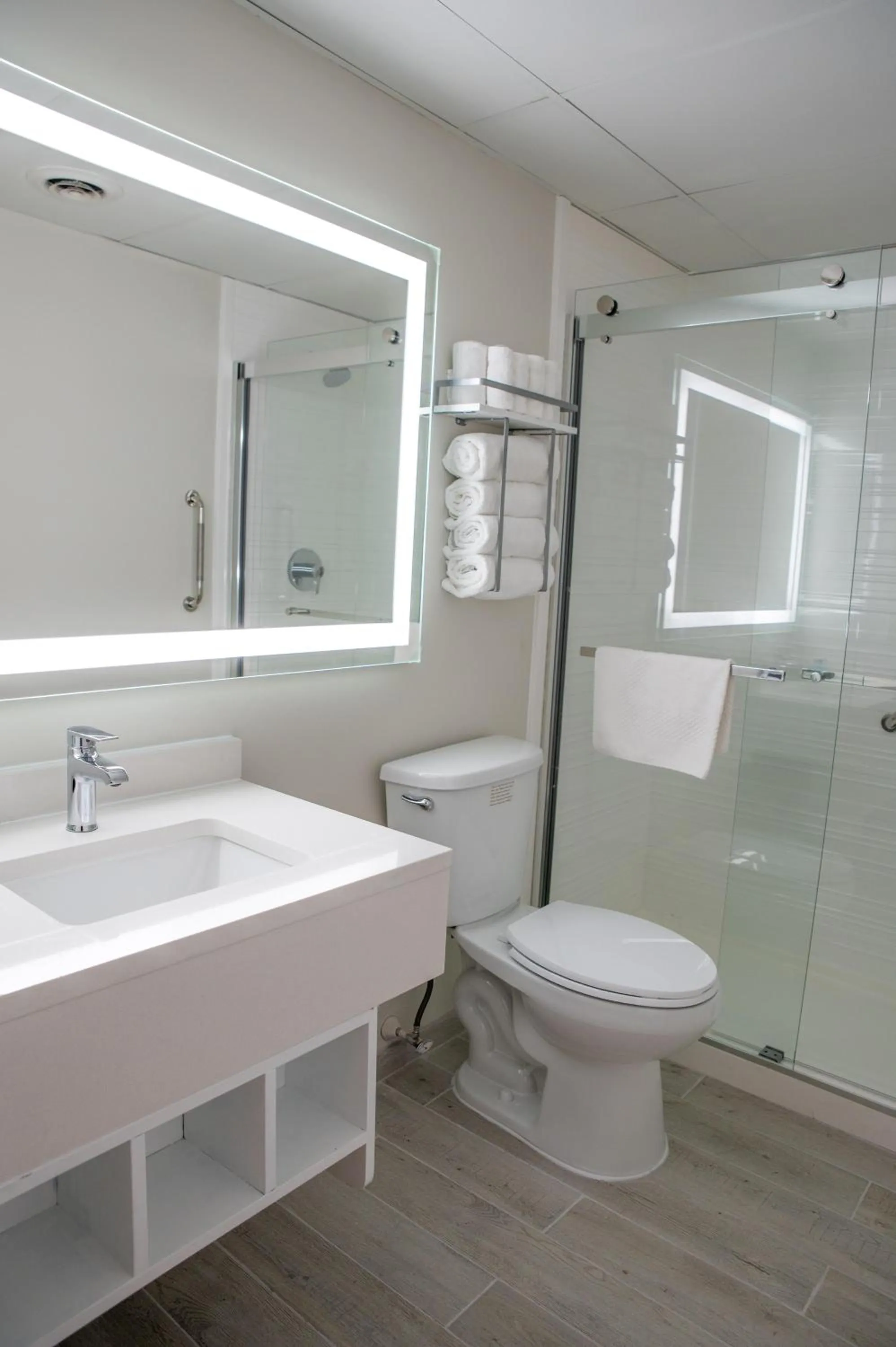 Queen Room with Two Queen Beds - Non-Smoking in Heritage House Inn on Cape Cod, an Ascend Collection Hotel