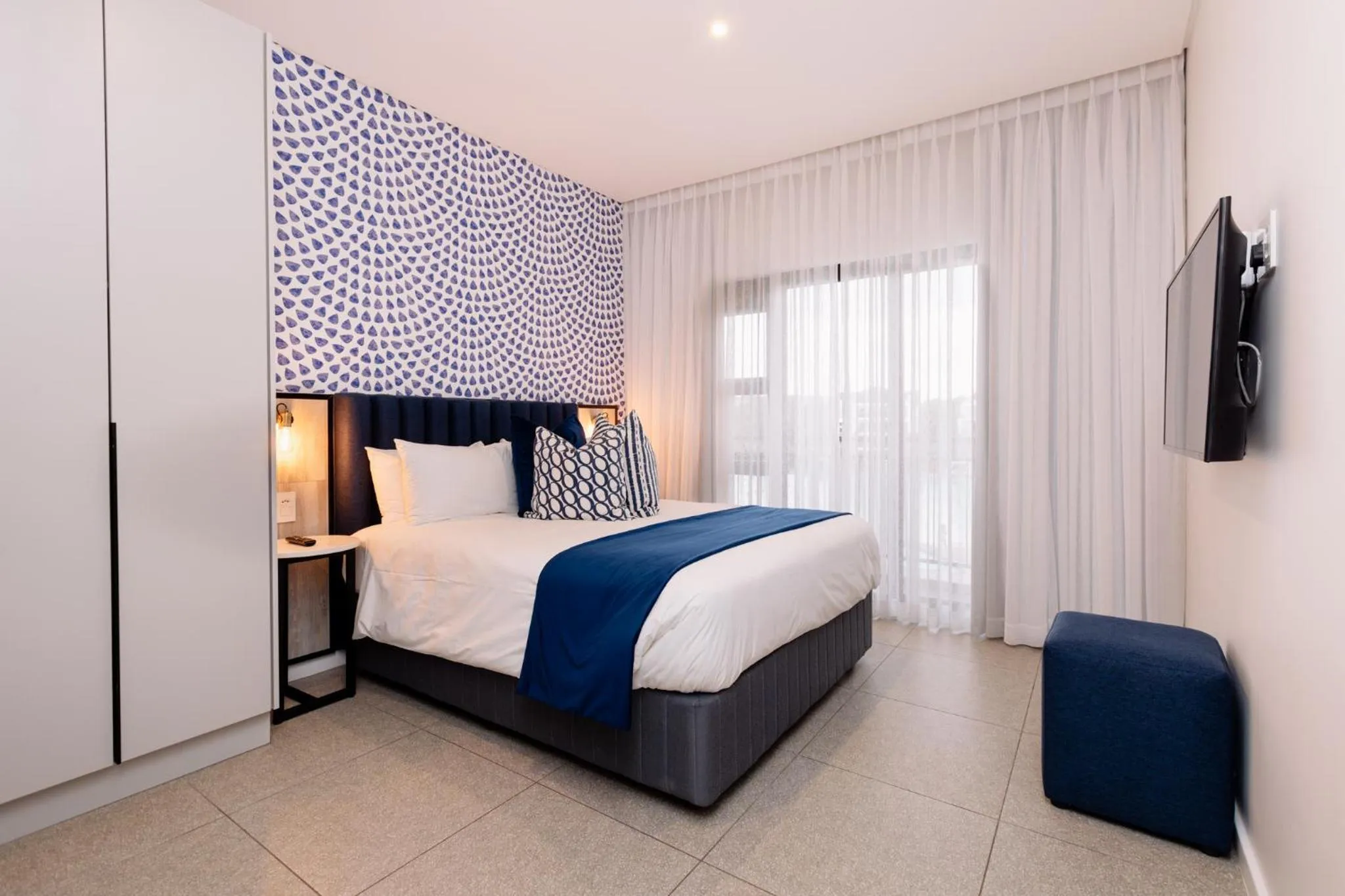 Queen Room - Disability Access in MINT Resorts The Blyde