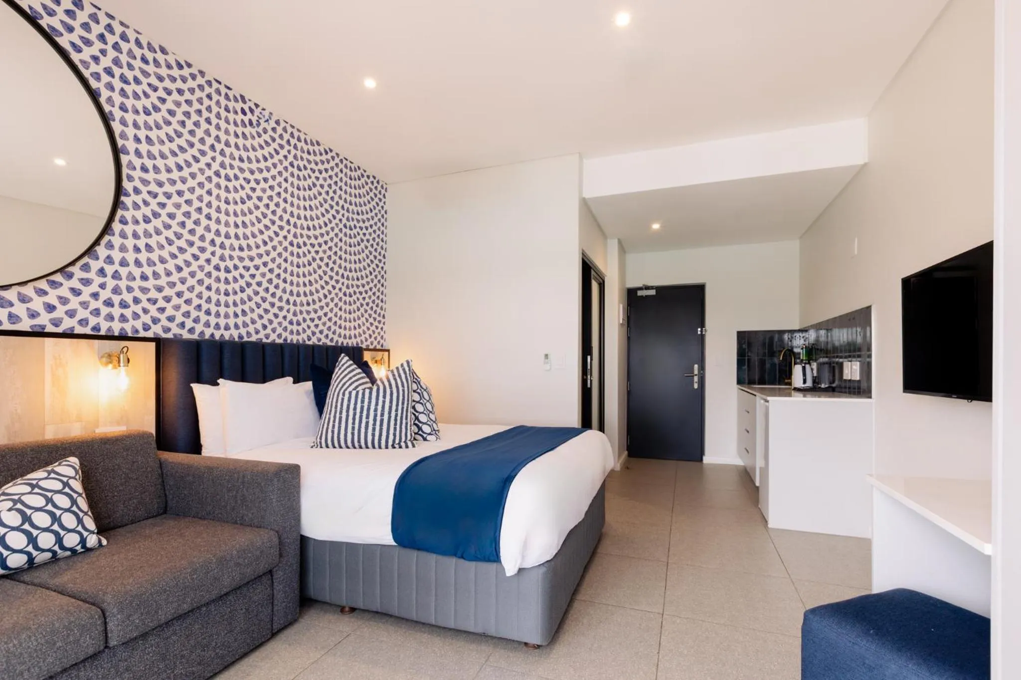 Deluxe Queen Room in MINT Resorts The Blyde