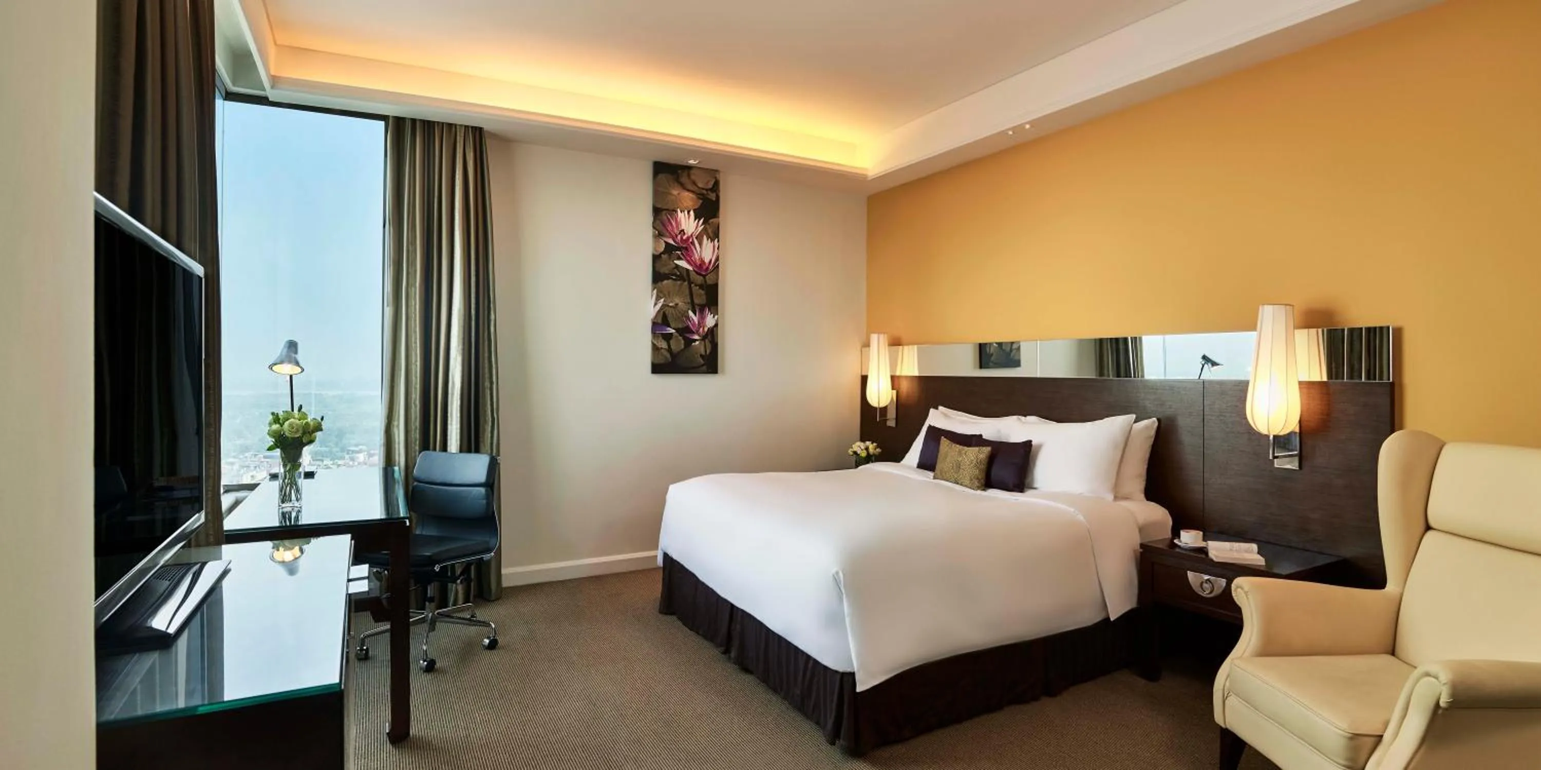 Deluxe Double Room in Pan Pacific Hanoi