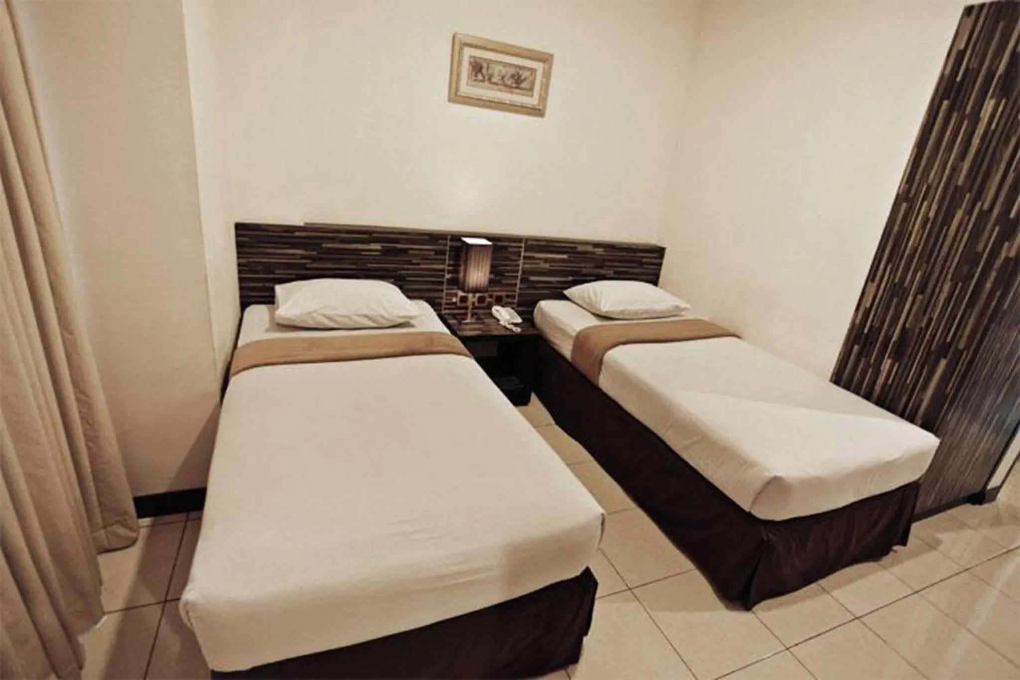 Superior Twin Room in N2 Hotel Gunung Sahari