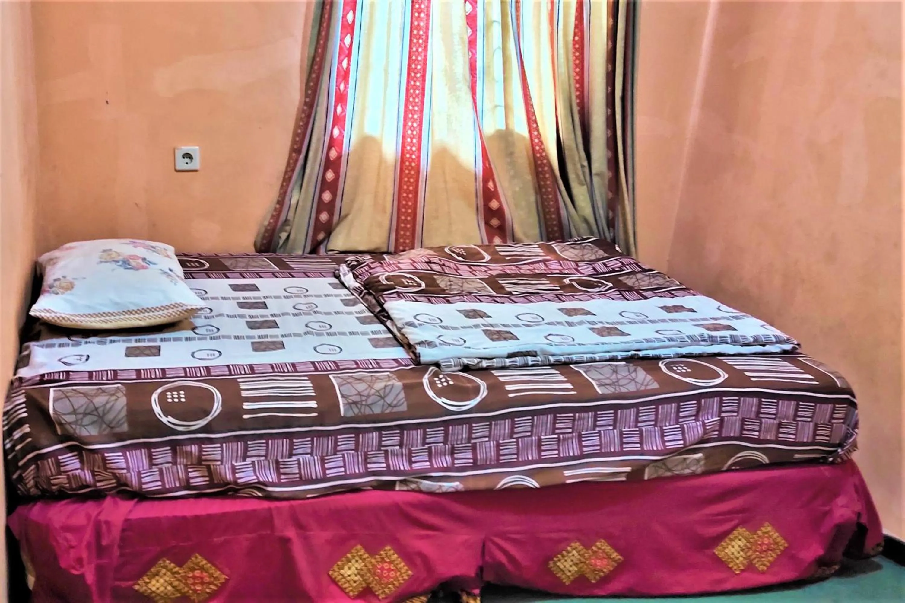 Standard Twin Room - single occupancy in Villa Orange Lembang Pengkolan