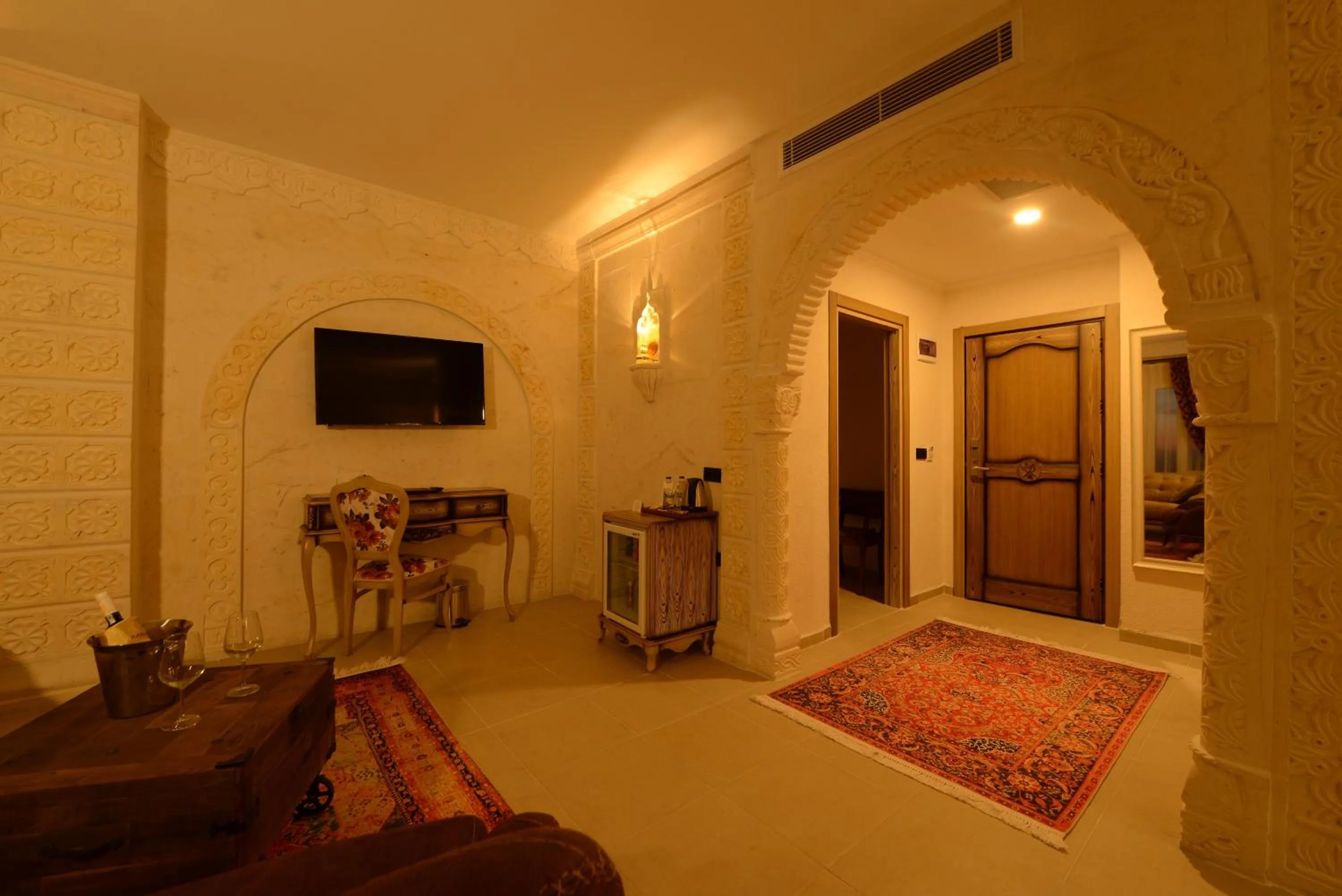 TV and multimedia in Raymar Hotels Mardin