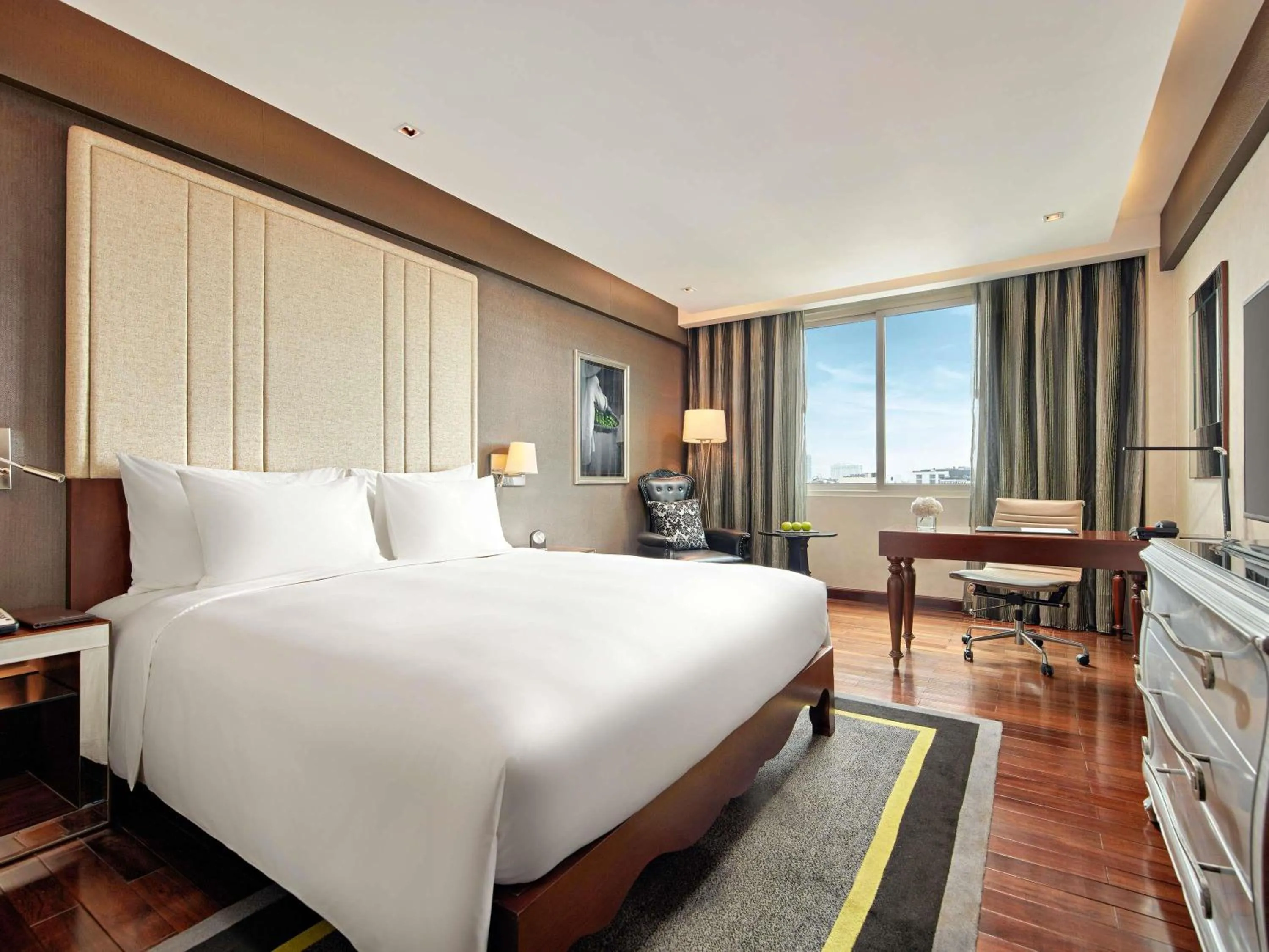 Classic King Room - Complimentary daily chocolate hour 5-6pm in Mövenpick Hotel Hanoi Centre