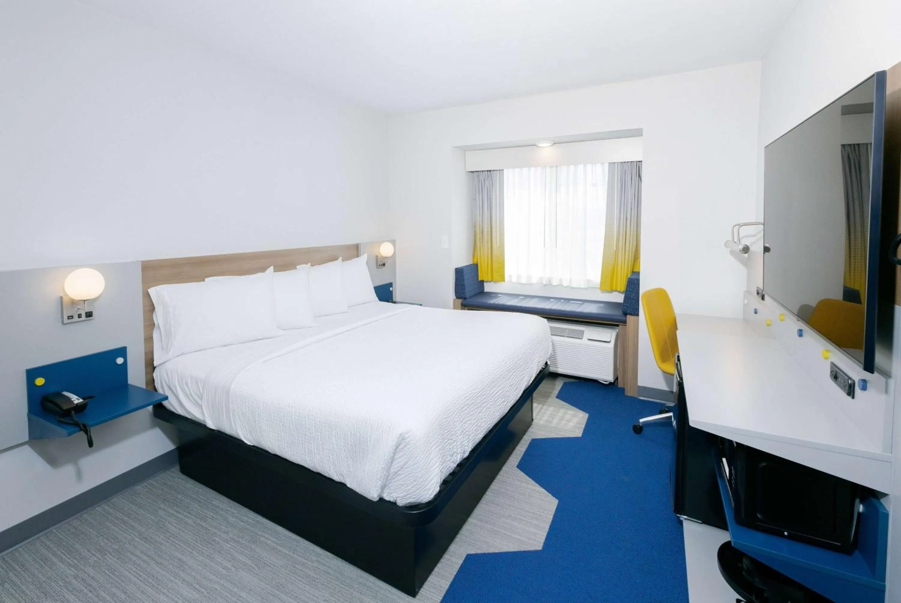 King Room - Non-Smoking in Microtel Inn & Suites Springville