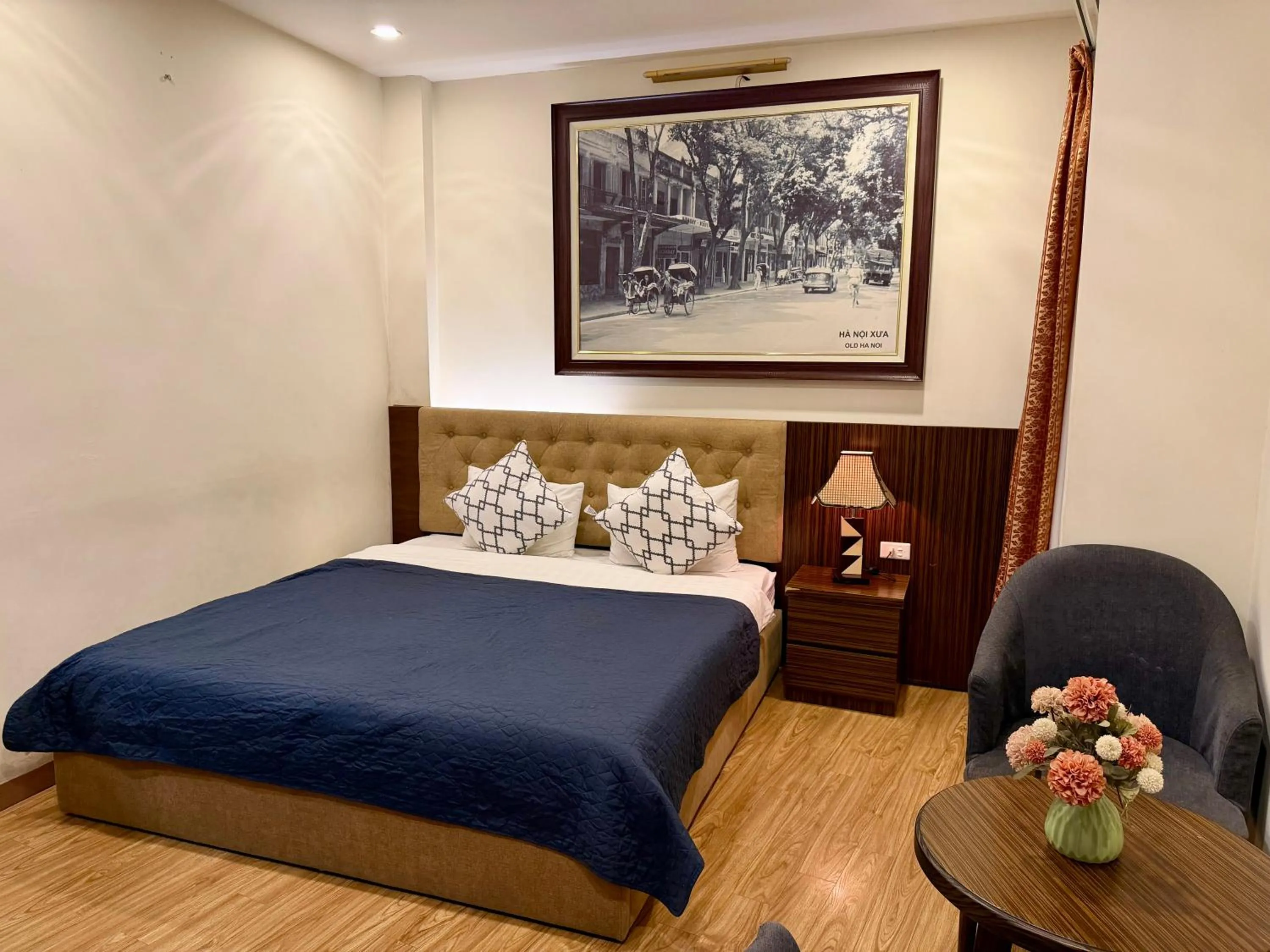 Deluxe King Room in Hanoi Street Hotel