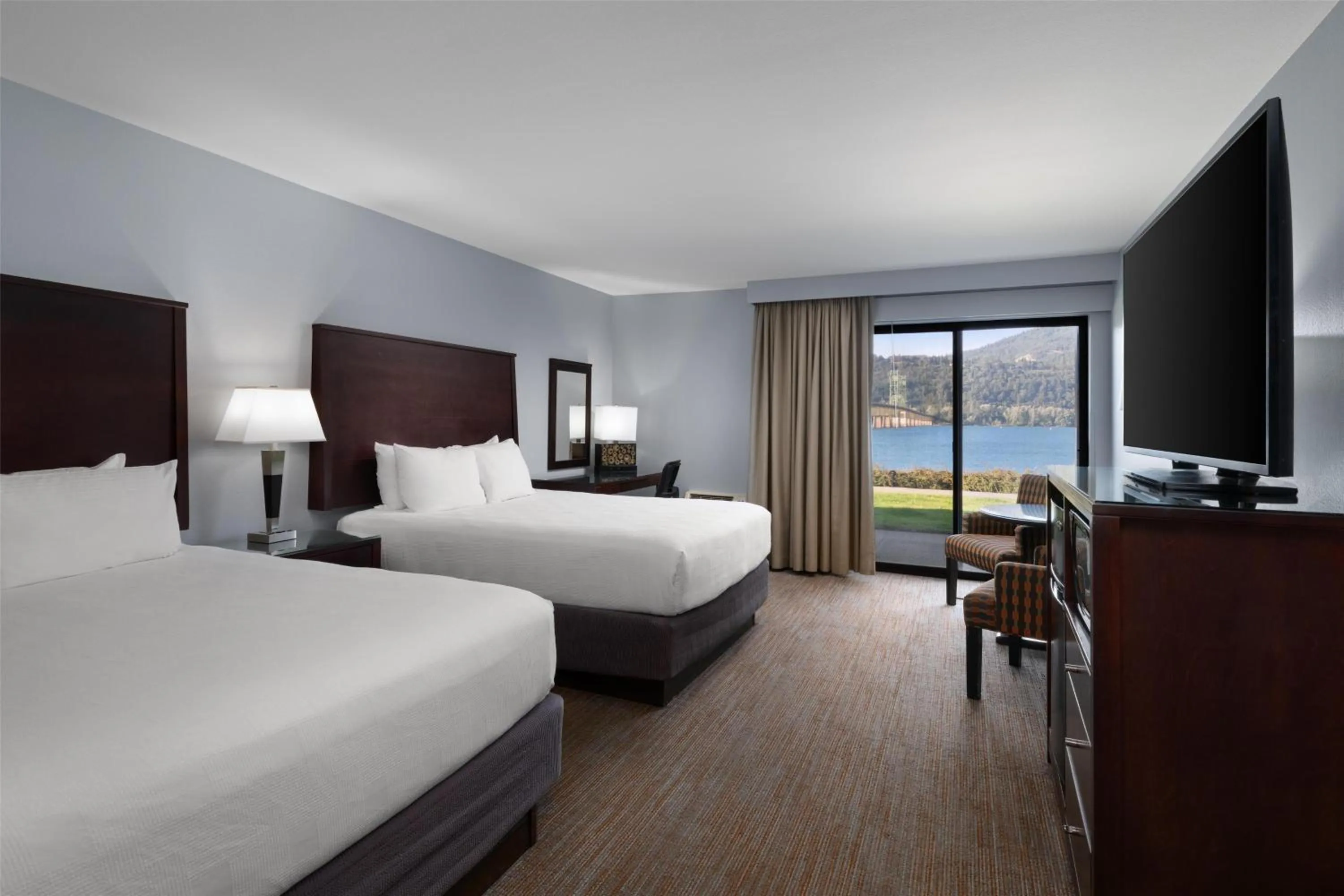 Deluxe Two Queen Room with River View - Pet Friendly by Request in Best Western Plus Hood River Inn