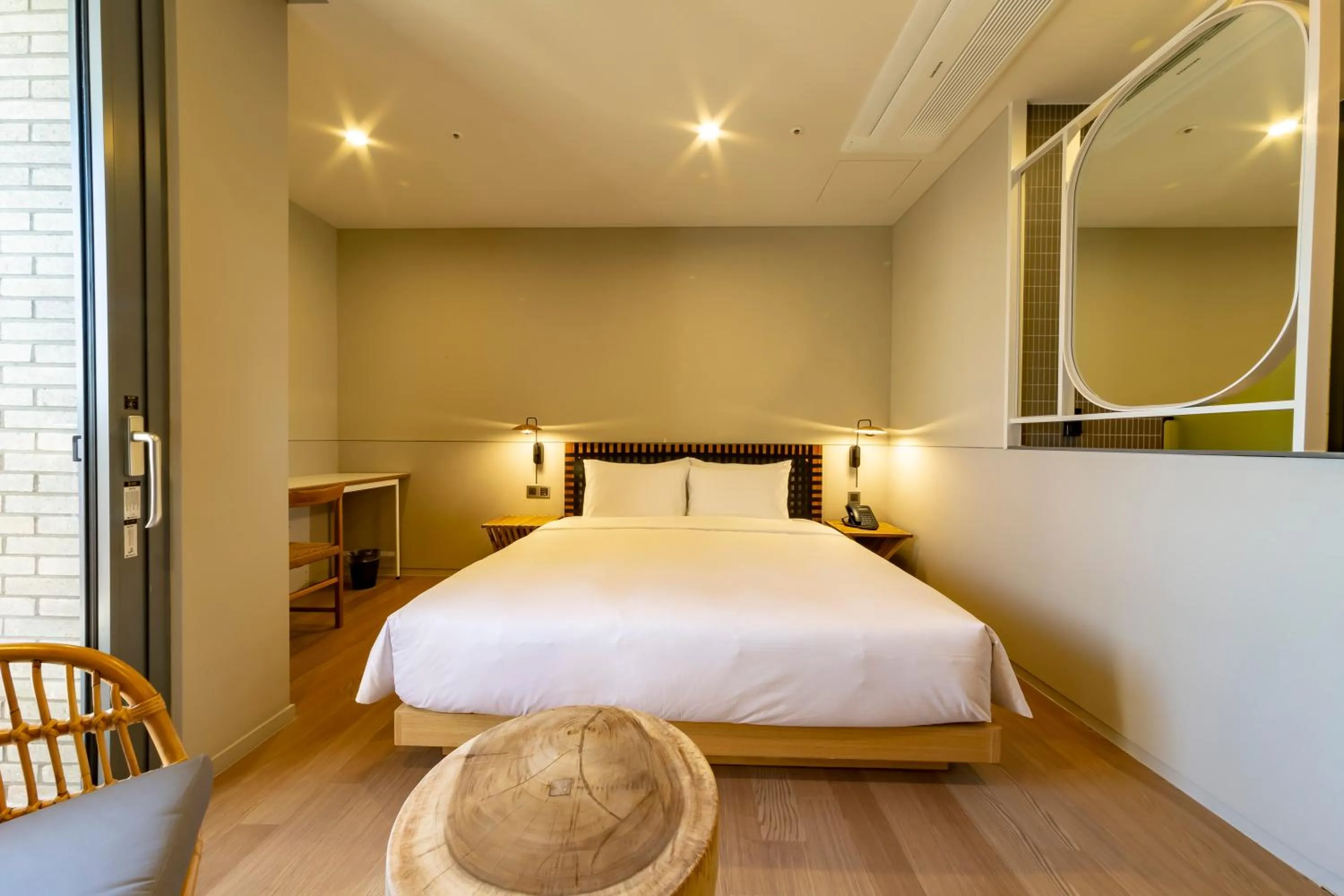 Deluxe Double Room in Hound Garden&Terrace Hotel