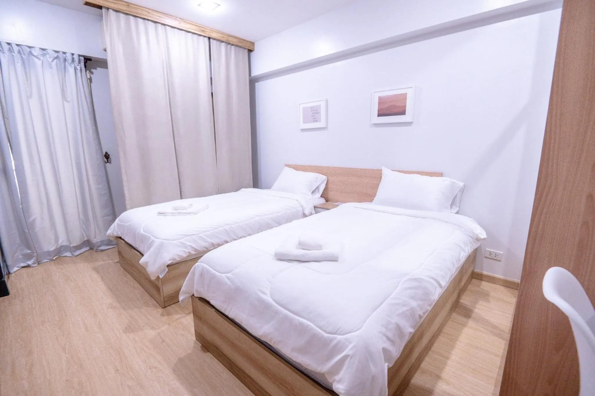 Deluxe Twin Room in Creston Grand Hotel Suphan Buri