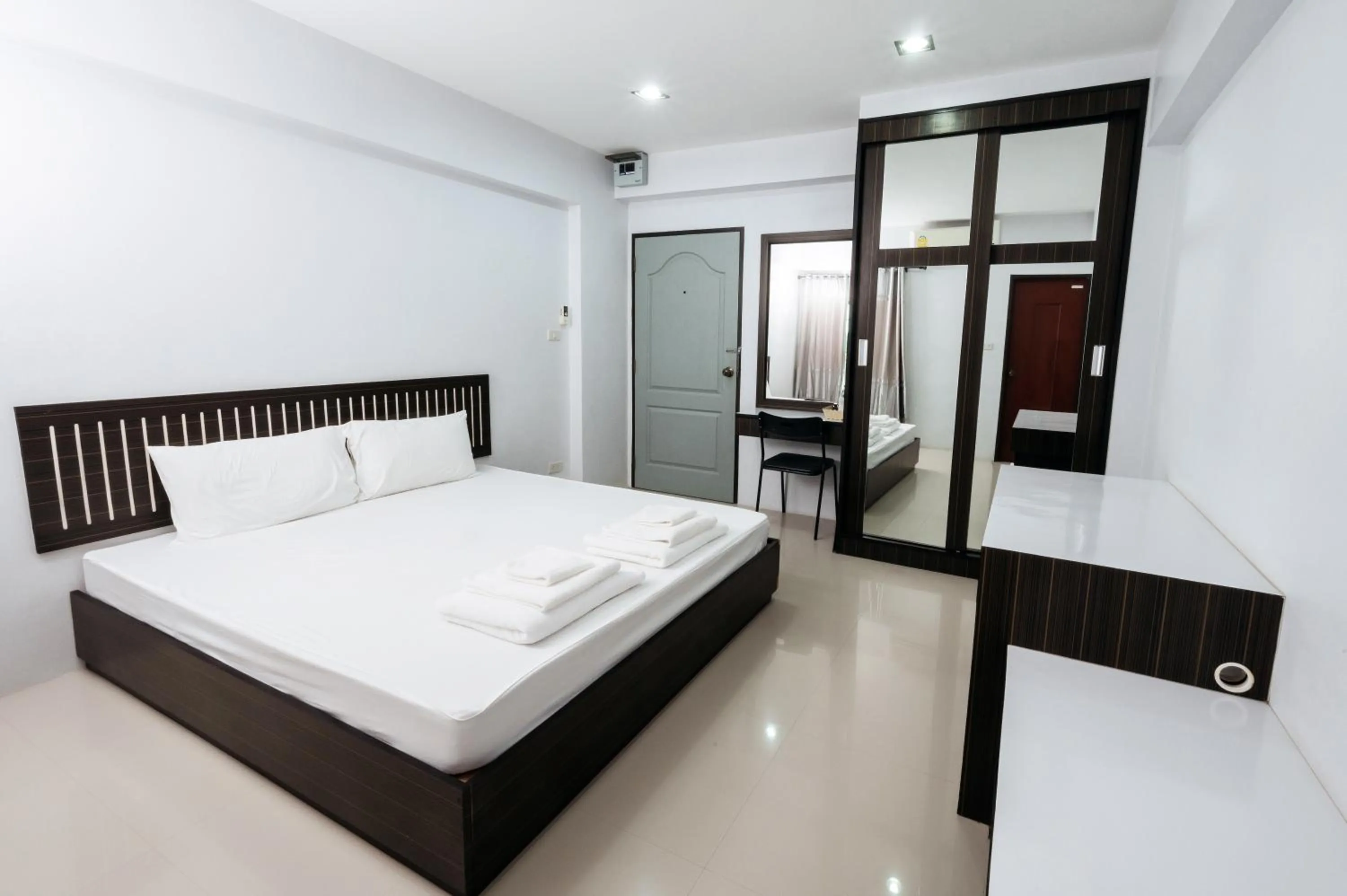 Economy Double Room in Creston Grand Hotel Suphan Buri