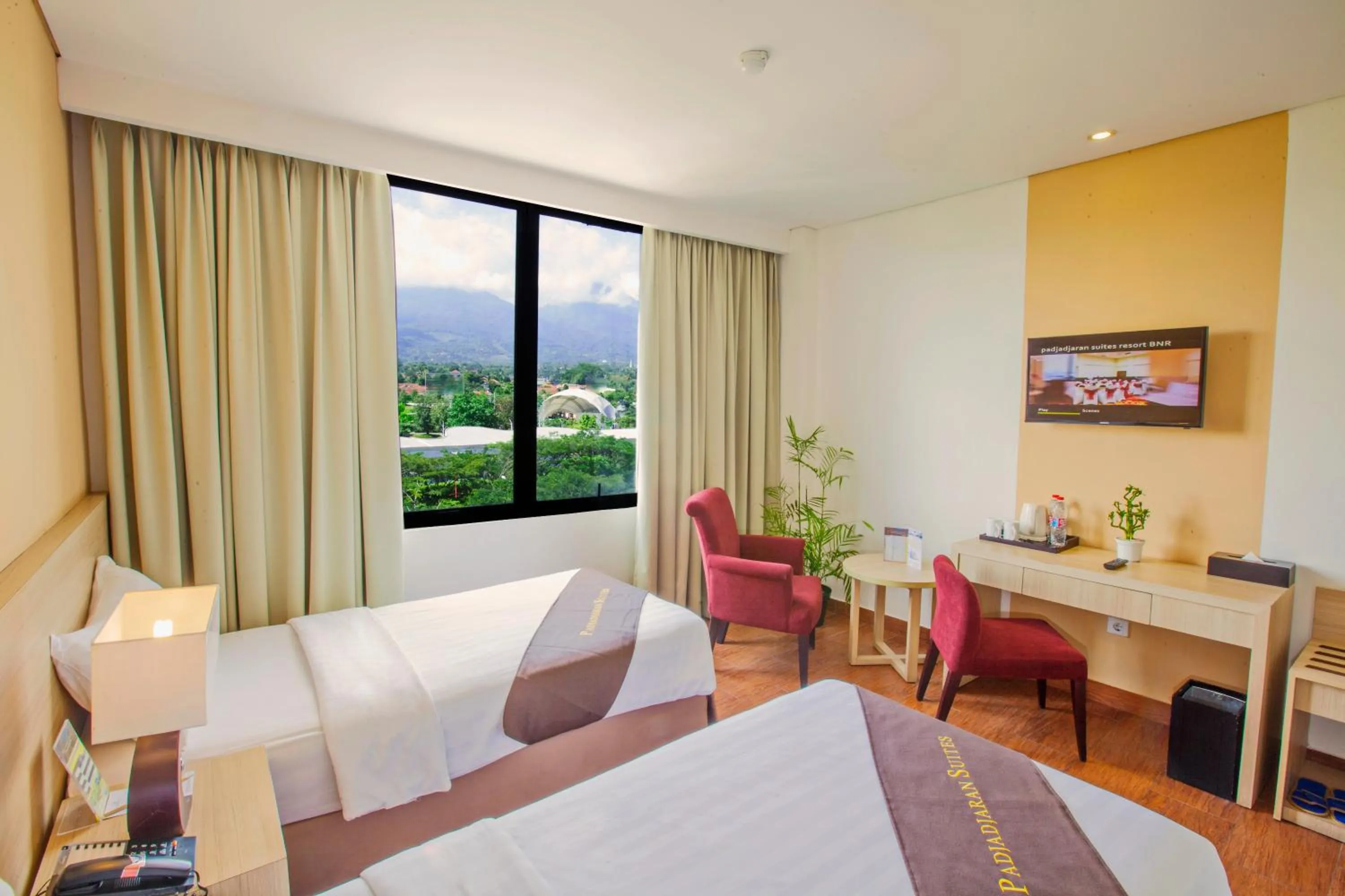 Superior Twin Room in Padjadjaran Suites Resort and Convention Hotel