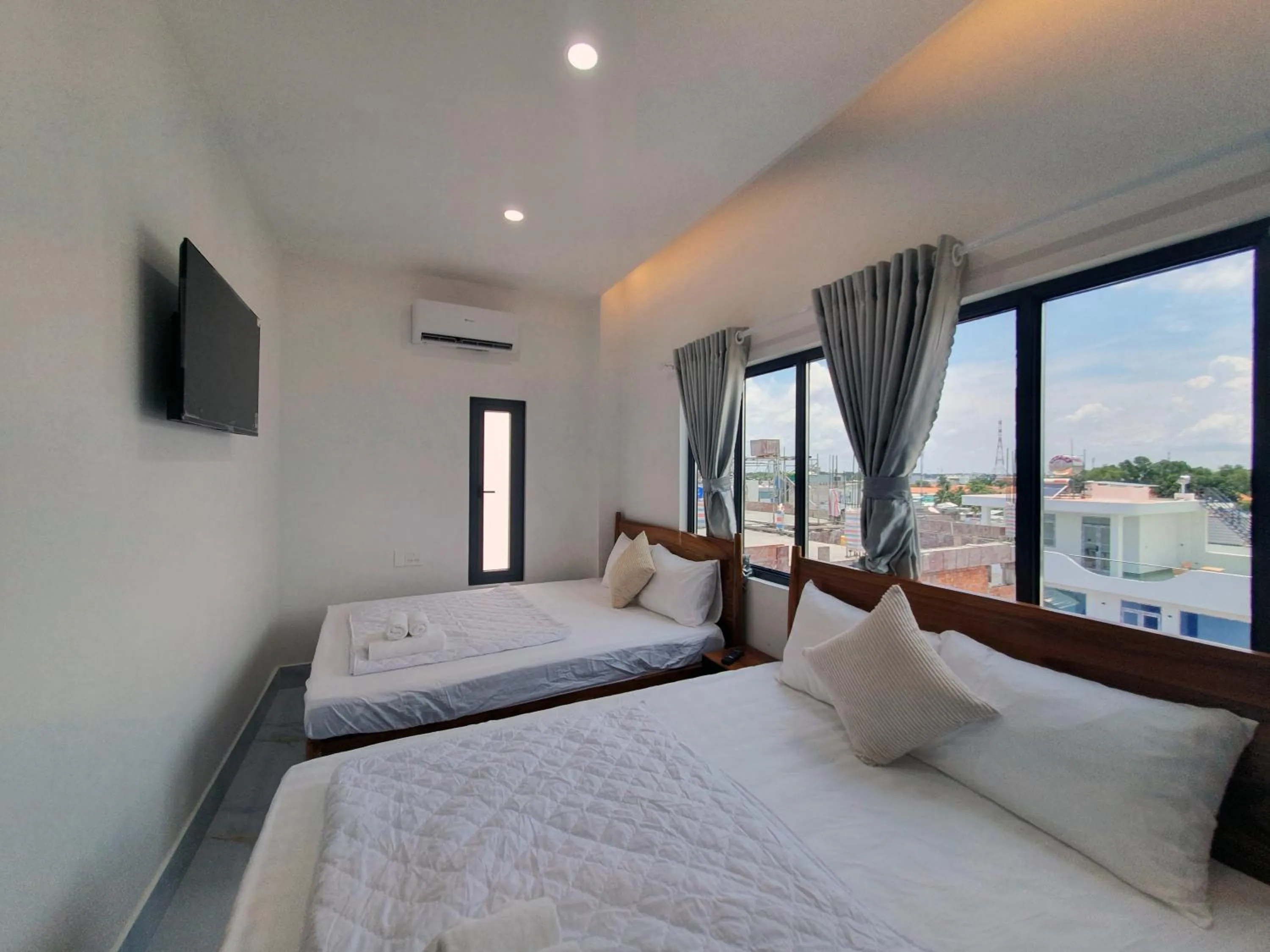 Queen Room with Two Queen Beds in Hero Hostel & Billiards