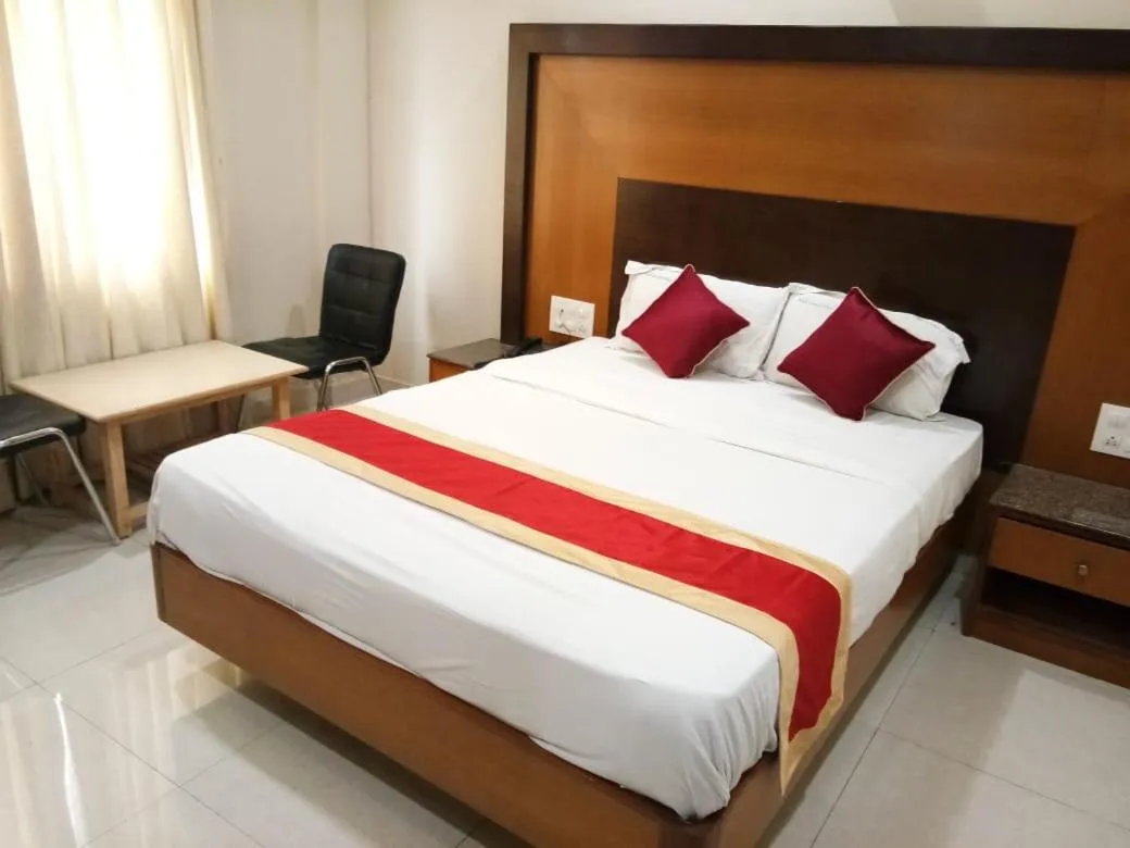 Single Room with Bathroom - single occupancy in HLVGRANDINN
