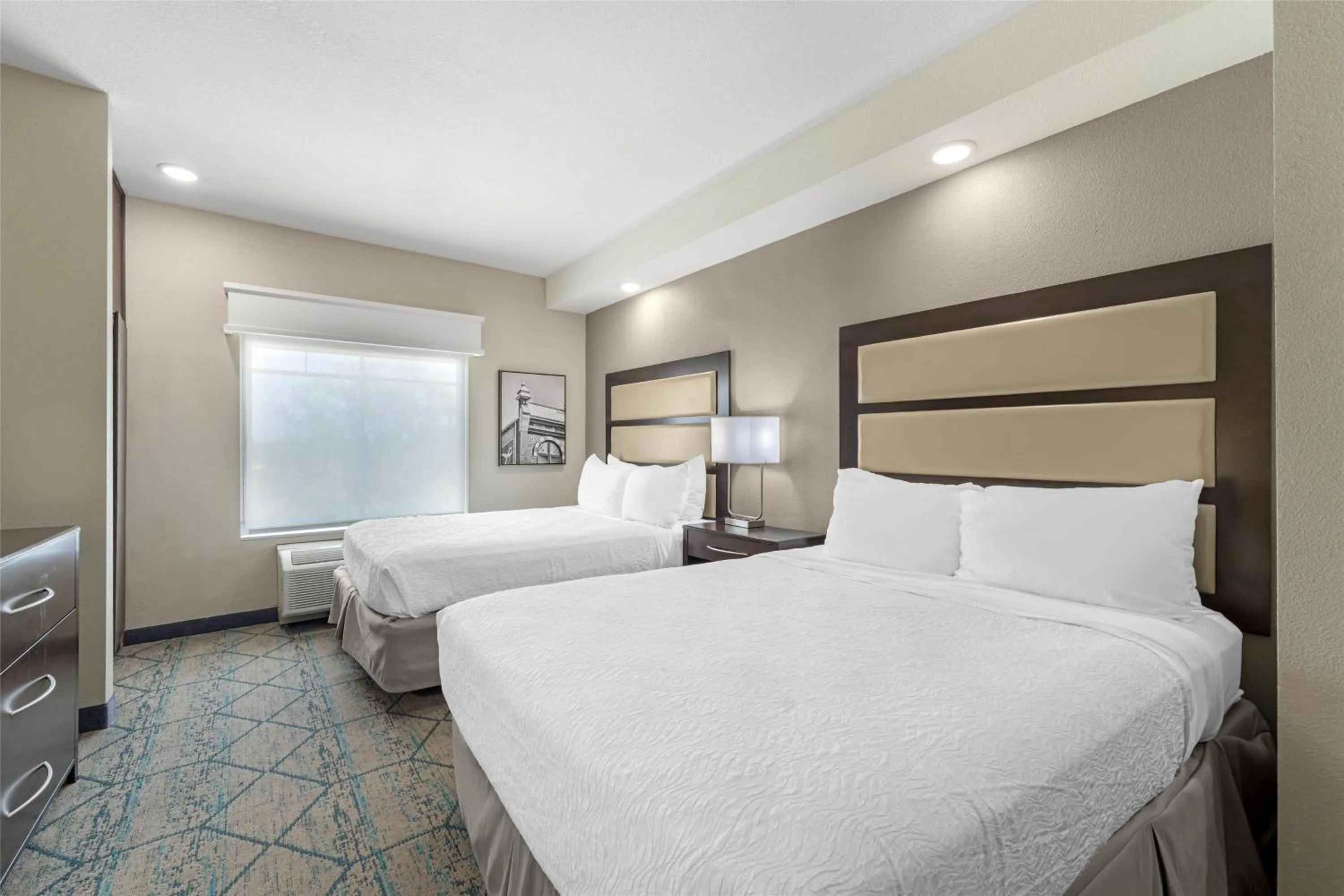 Queen Suite with Two Queen Beds and Bath Tub - Disability Access in Best Western Plus McPherson