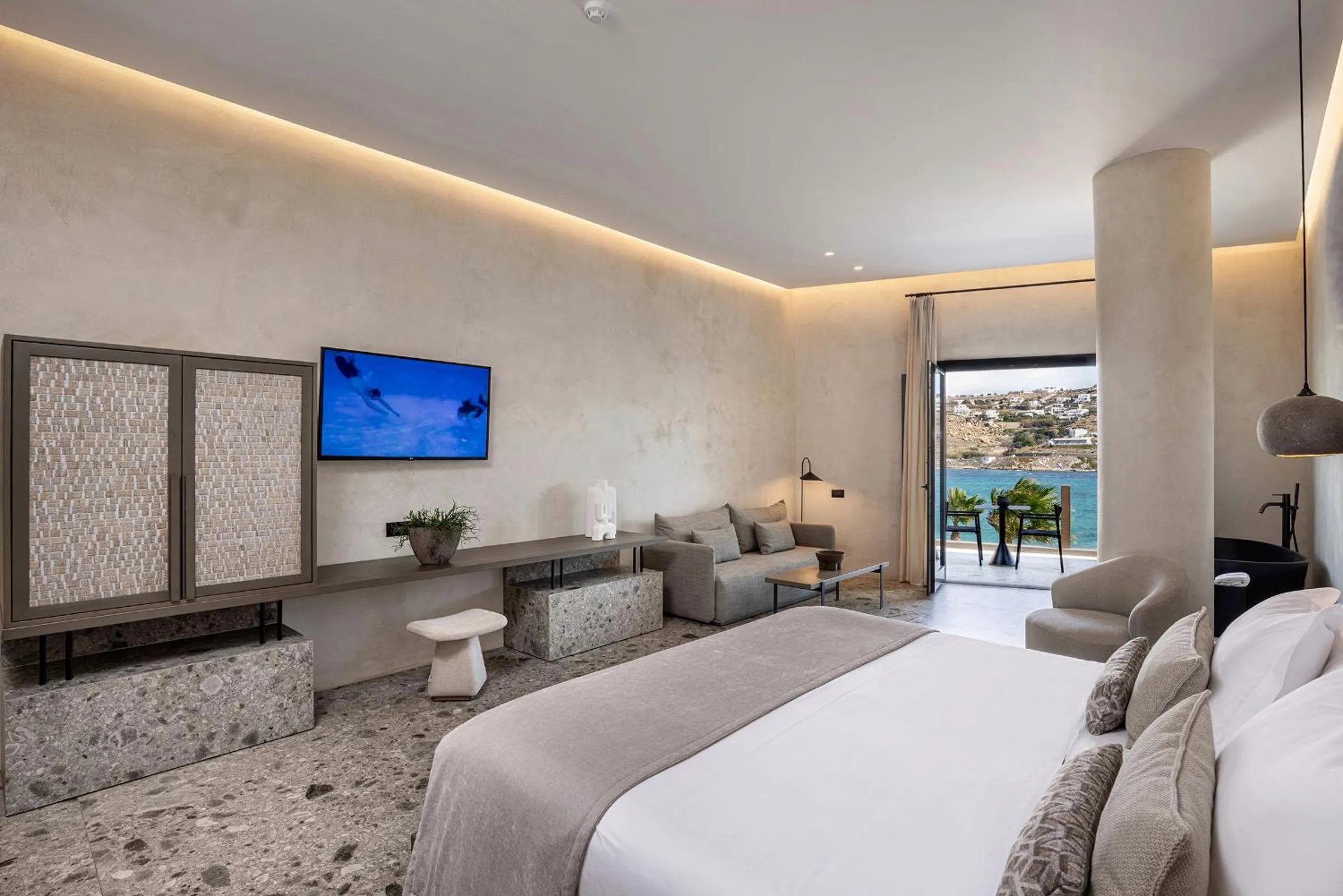 CHRONOS Suite with Jacuzzi in Aeonic Suites and Spa