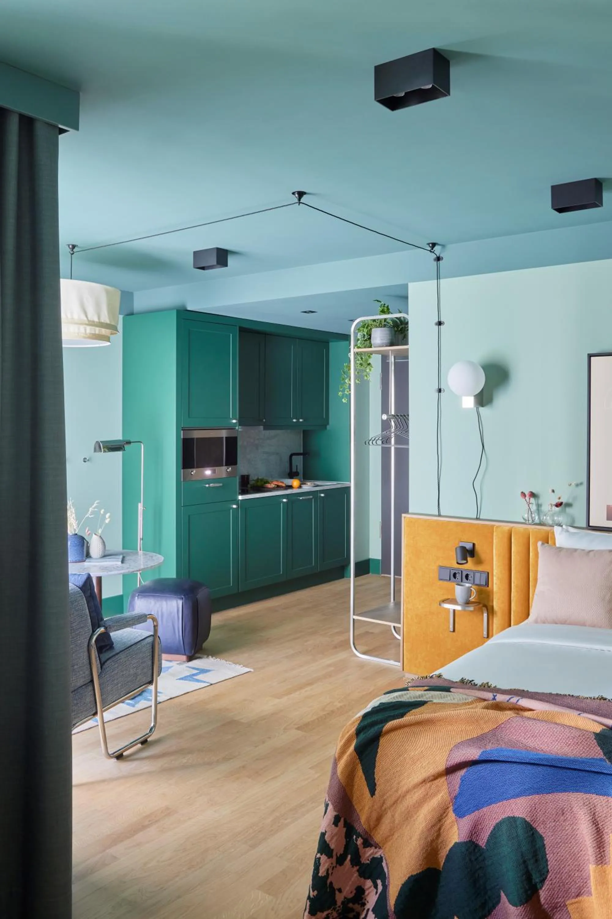 One Bedroom Open Plan Suite in Schwan Locke