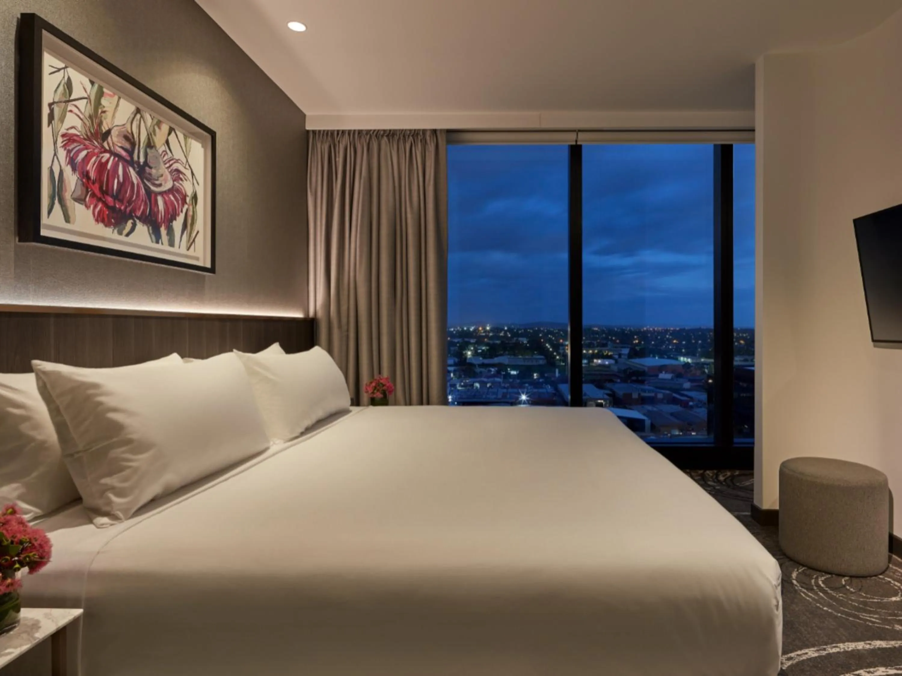 Deluxe Suite in PARKROYAL Monash Melbourne
