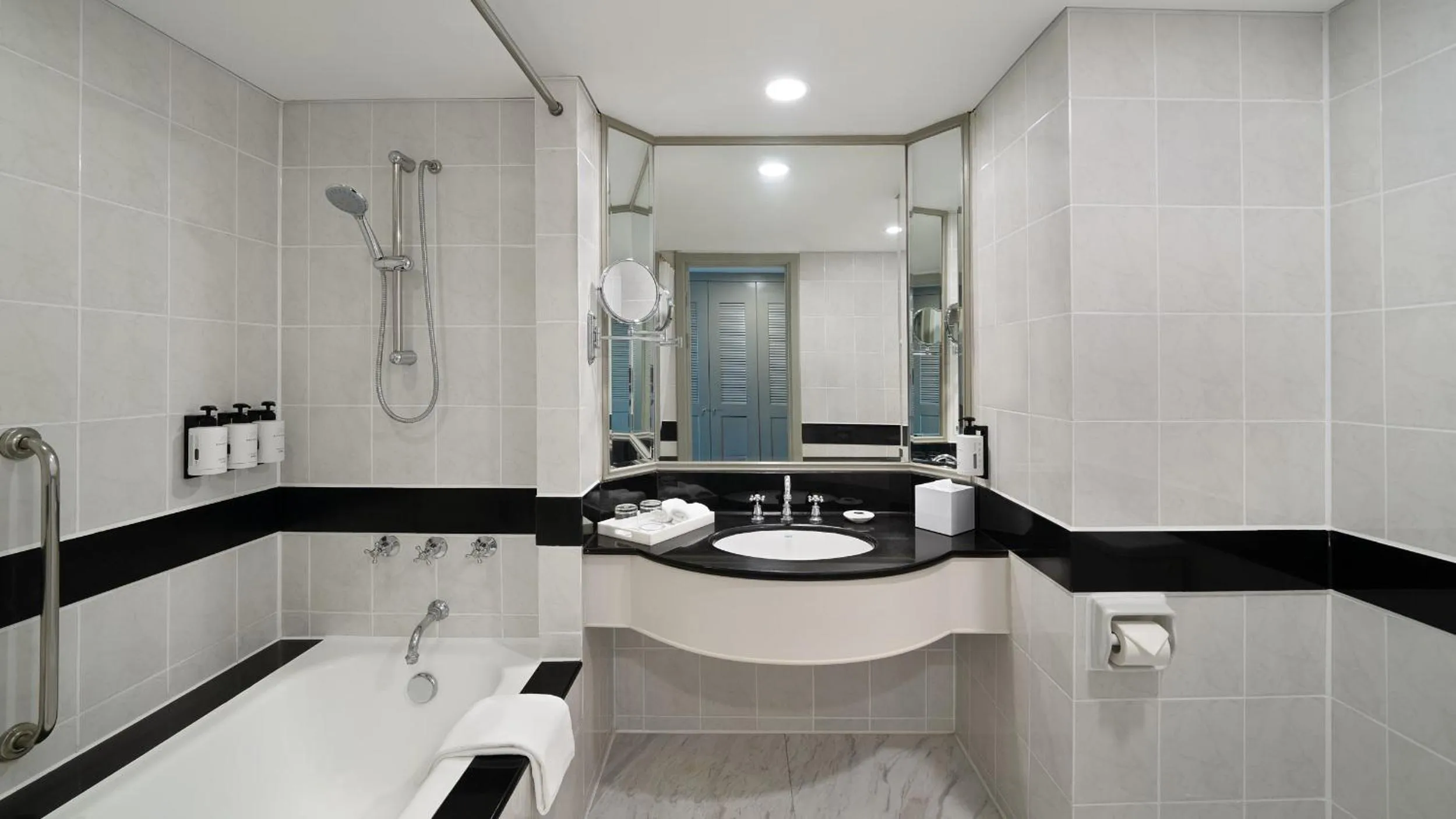 Superior Twin Room in Marco Polo Xiamen