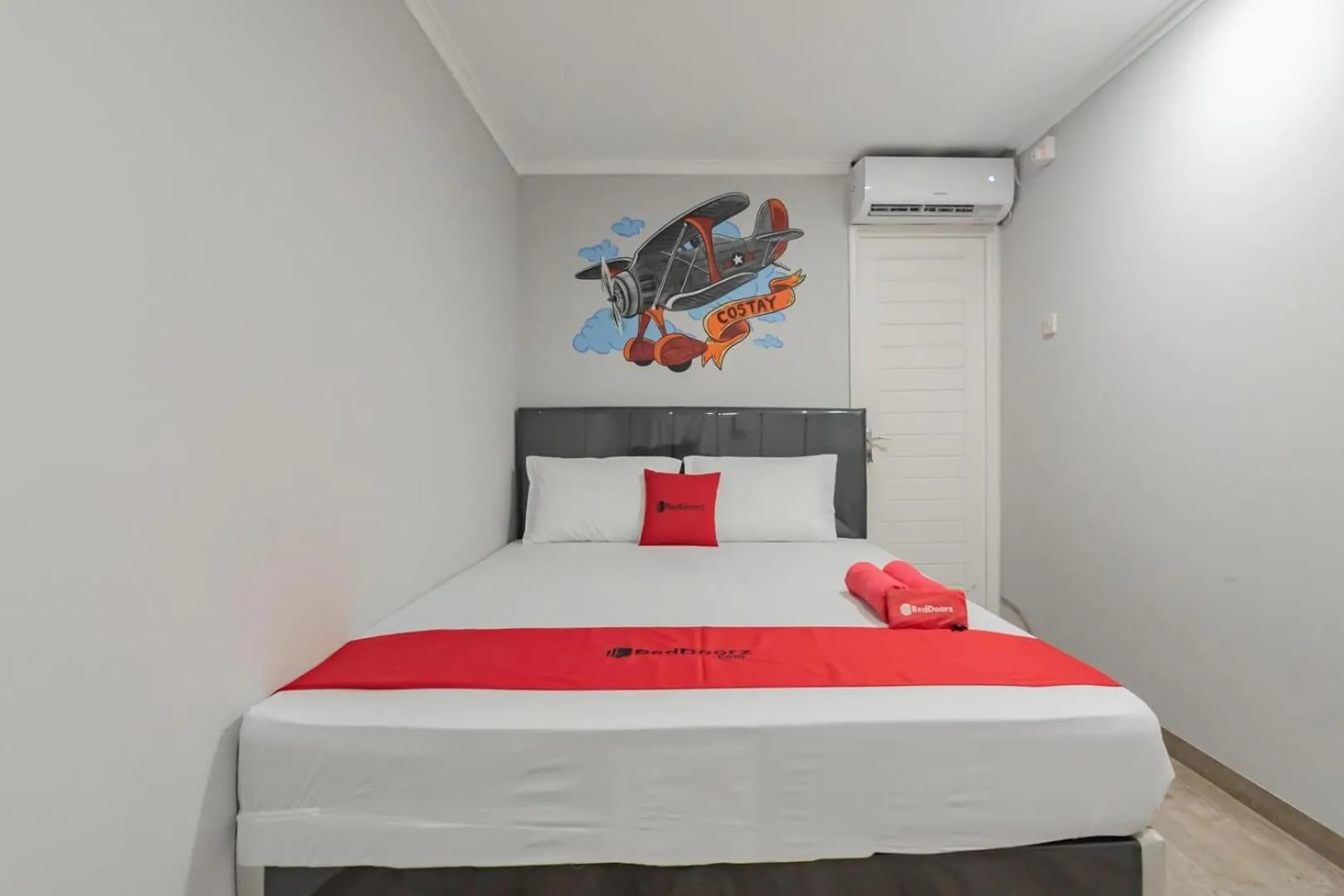 Deluxe Double Room in RedDoorz Plus near Lembang Park & Zoo
