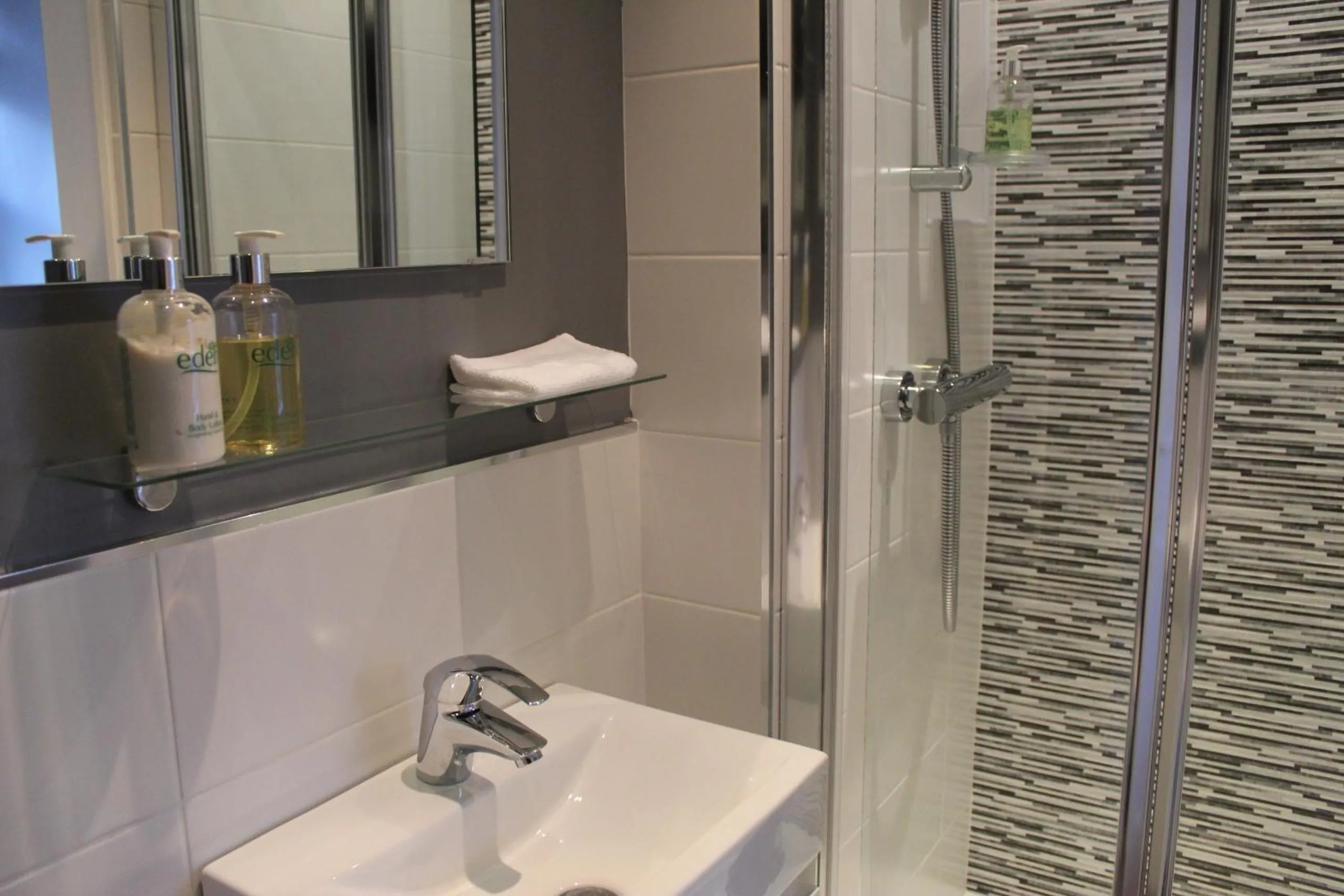 Standard Double Room in The Hill B&B