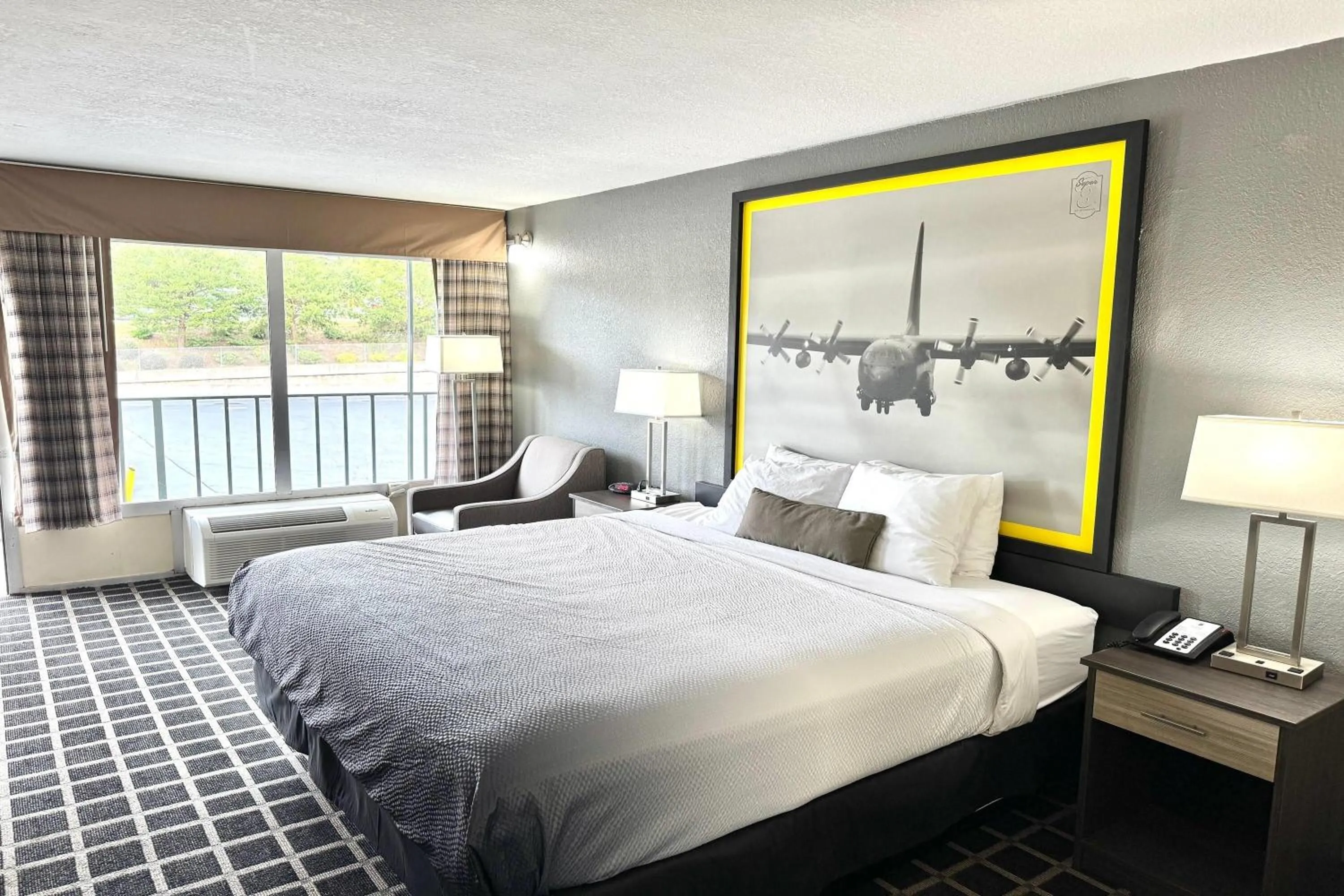 King Room - Smoking  in Super 8 by Wyndham Morganton