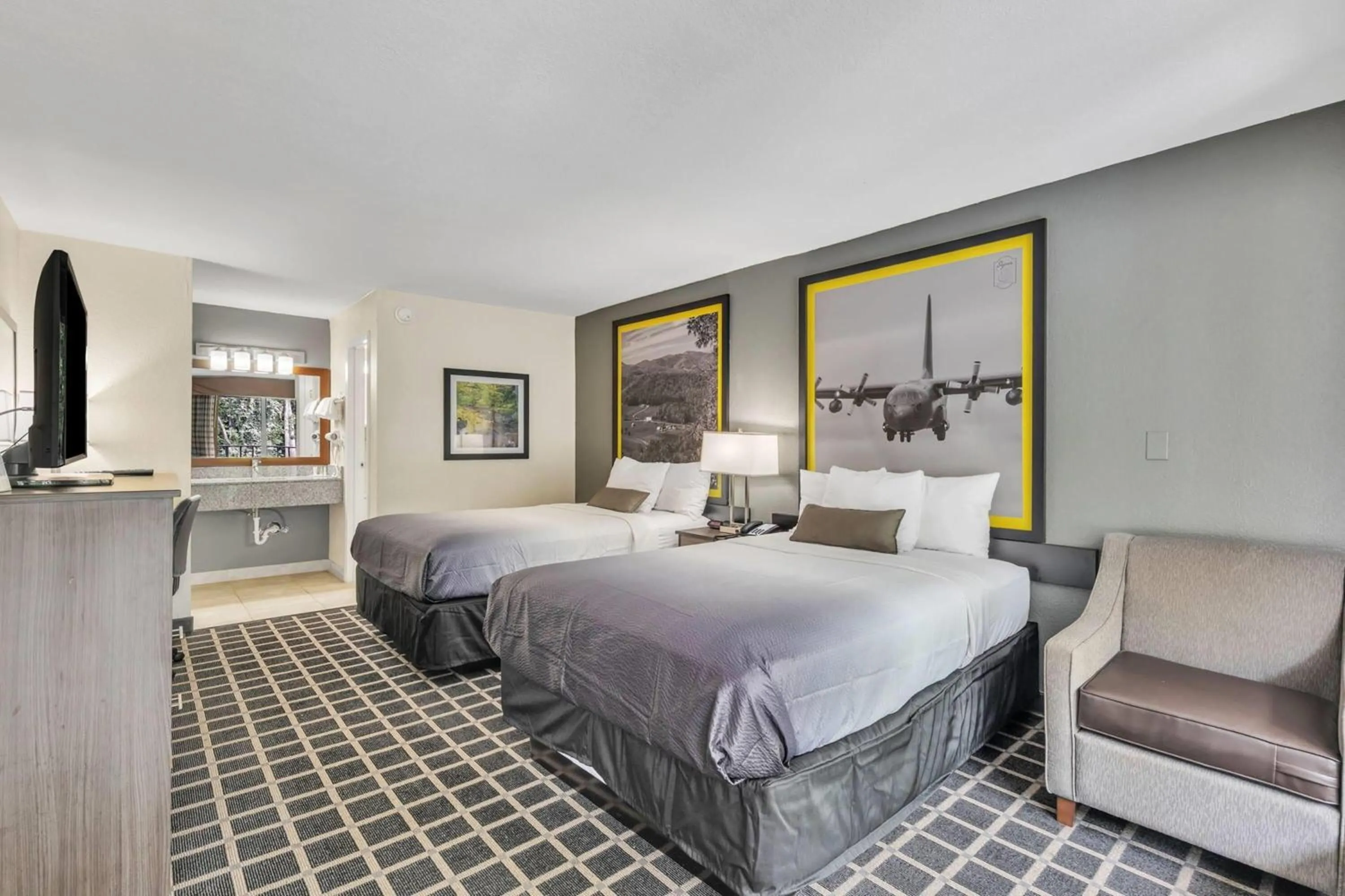 Double Room with Two Double Beds - Smoking in Super 8 by Wyndham Morganton