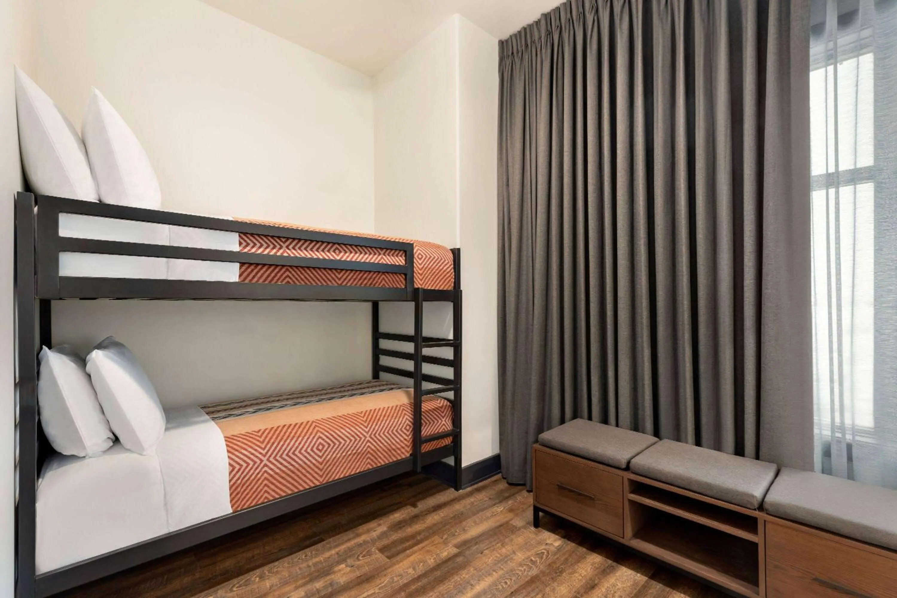 Origin Suite in Origin Westminster a Wyndham Hotel