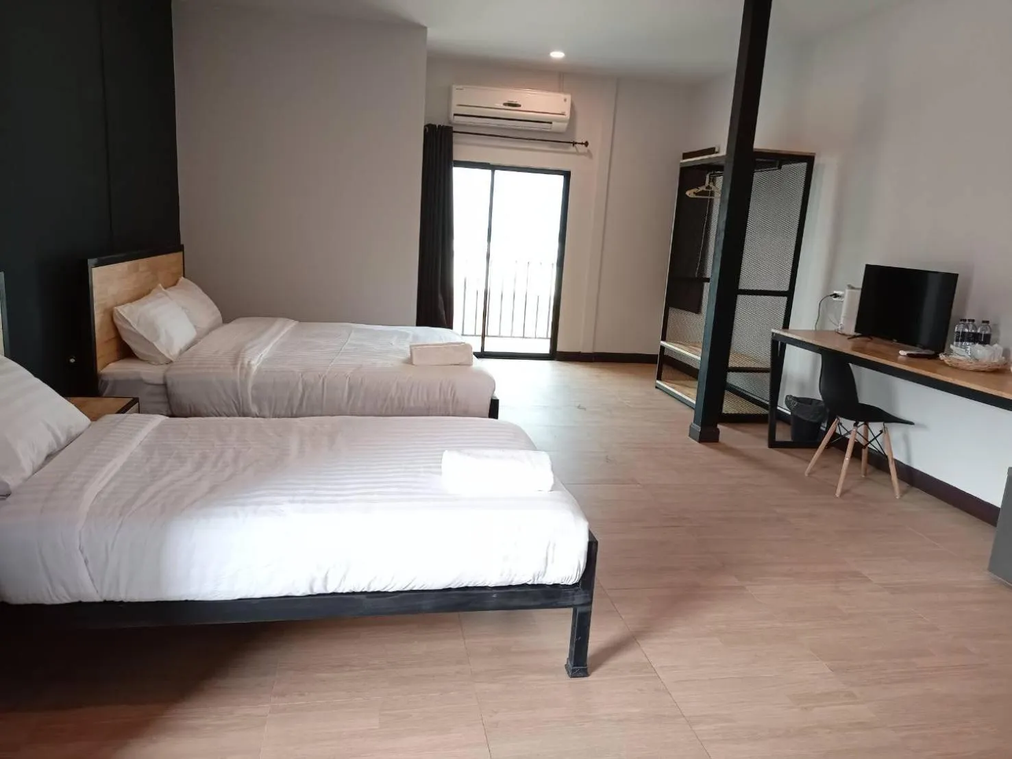 Deluxe Triple Room in Sinai Hotel