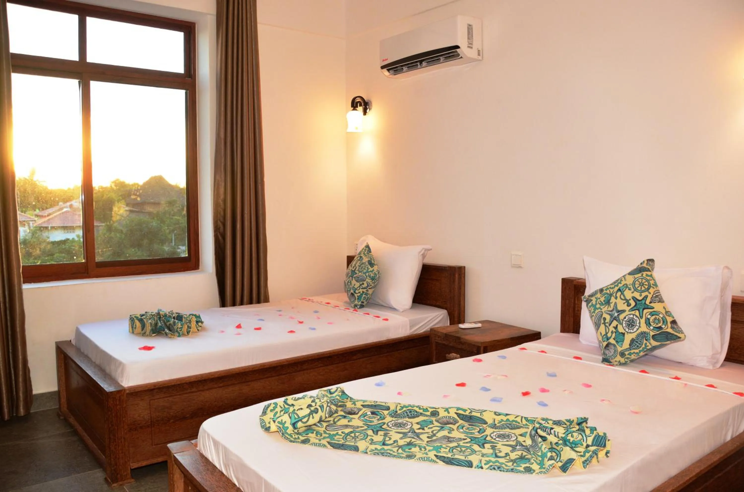 Standard Twin Room in Zanoceanique Hotel