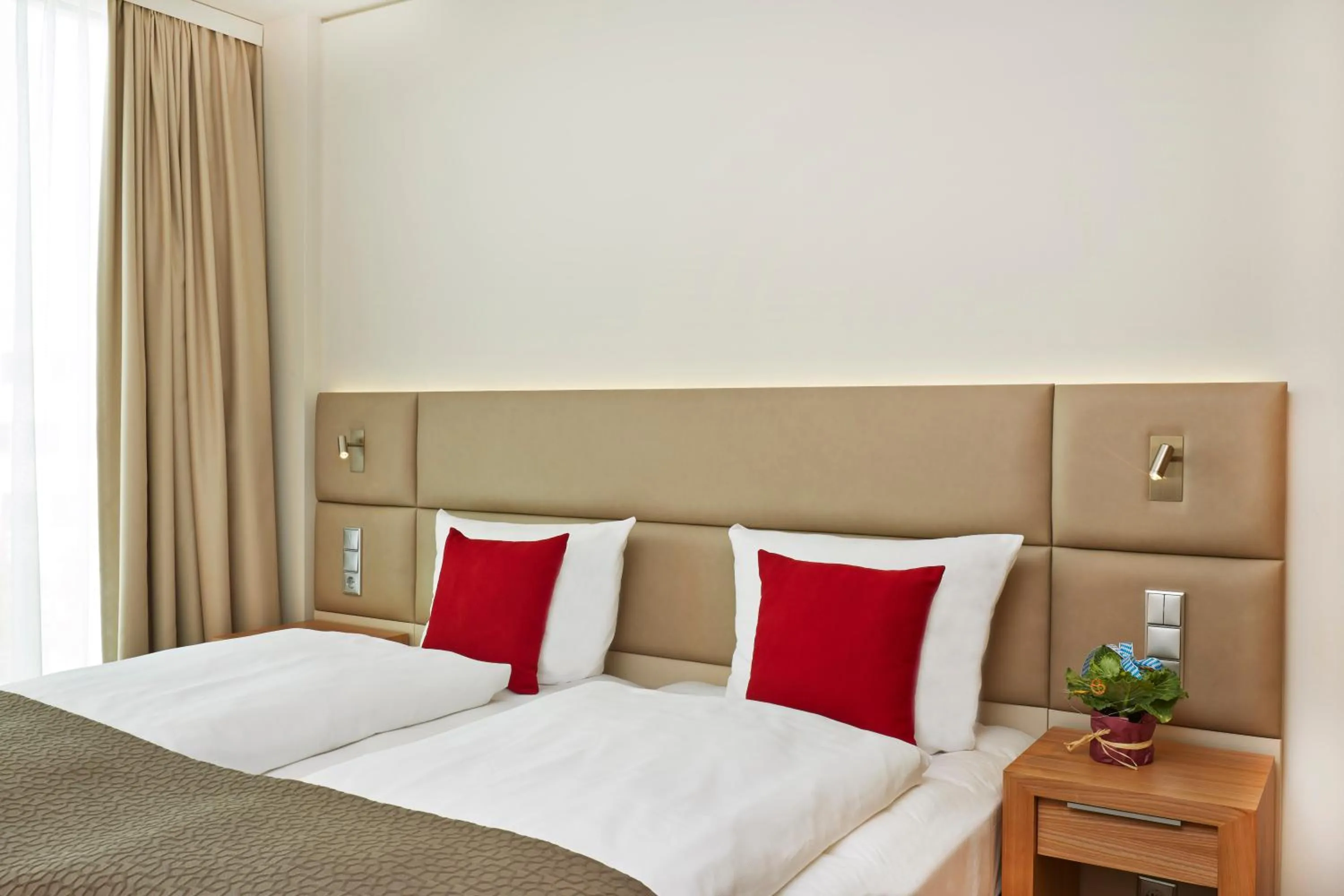 Comfort Double or Twin Room in H4 Hotel München Messe
