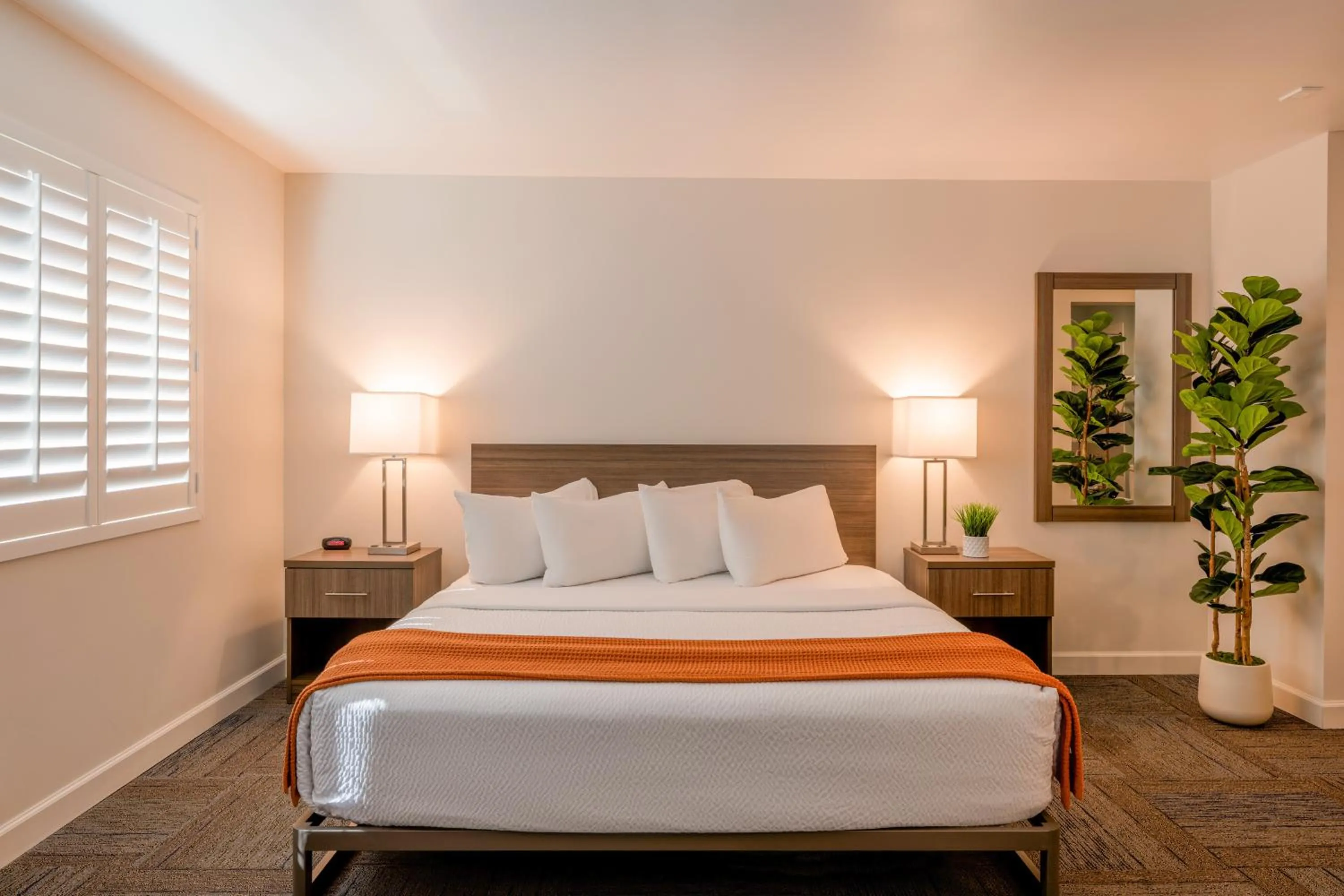 Deluxe King Room in Inn At Moss Landing Point