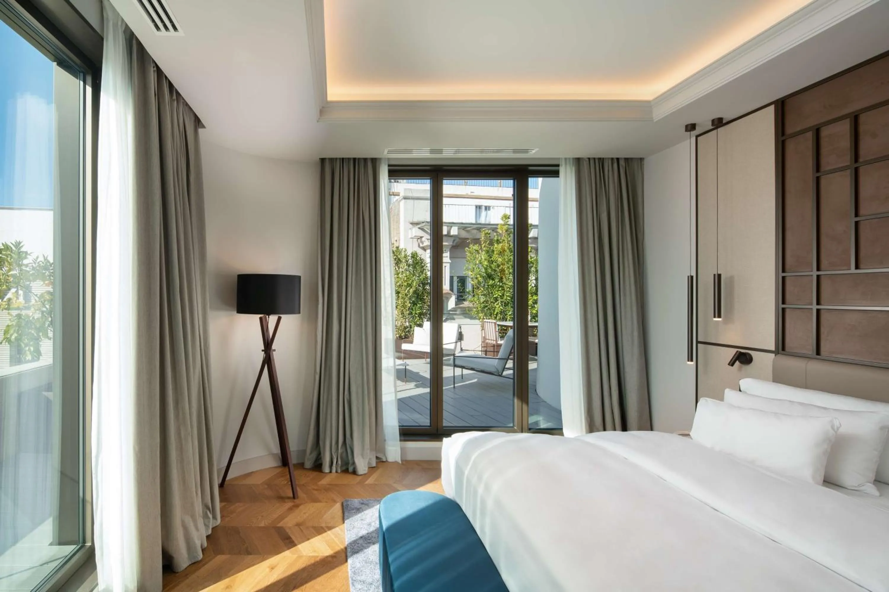 Junior Suite with Hot Tub and Terrace in Radisson Collection Hotel, Magdalena Plaza Sevilla