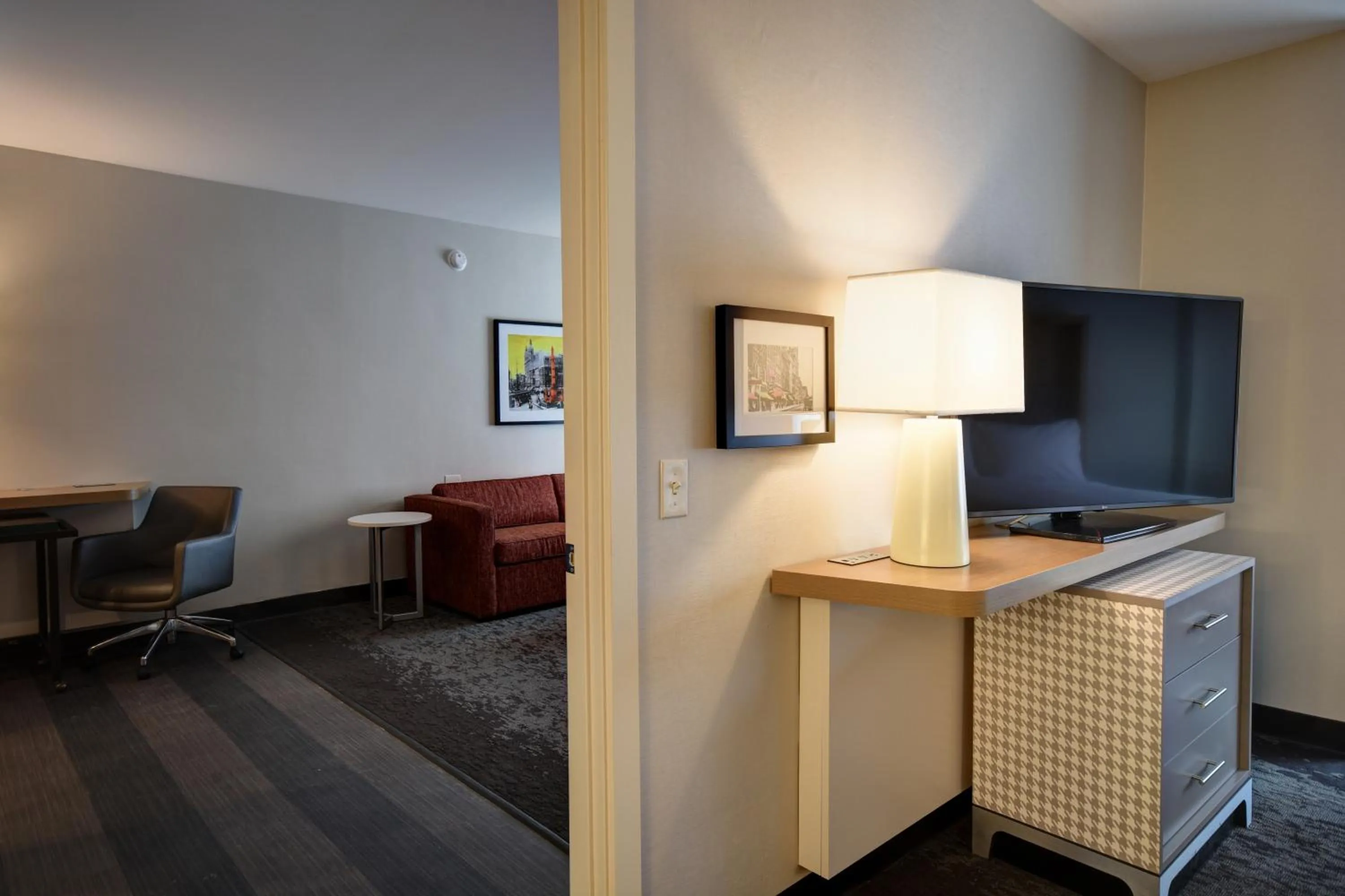 King Suite in Holiday Inn Lancaster by IHG