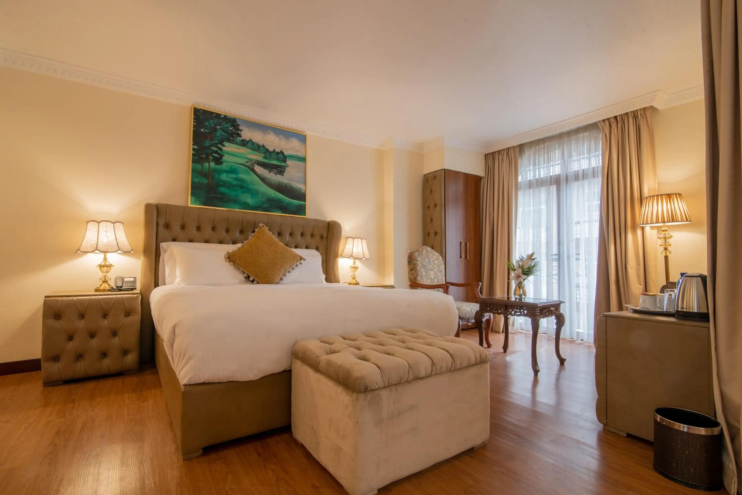 Deluxe King Room in The Grand Palace Hotel