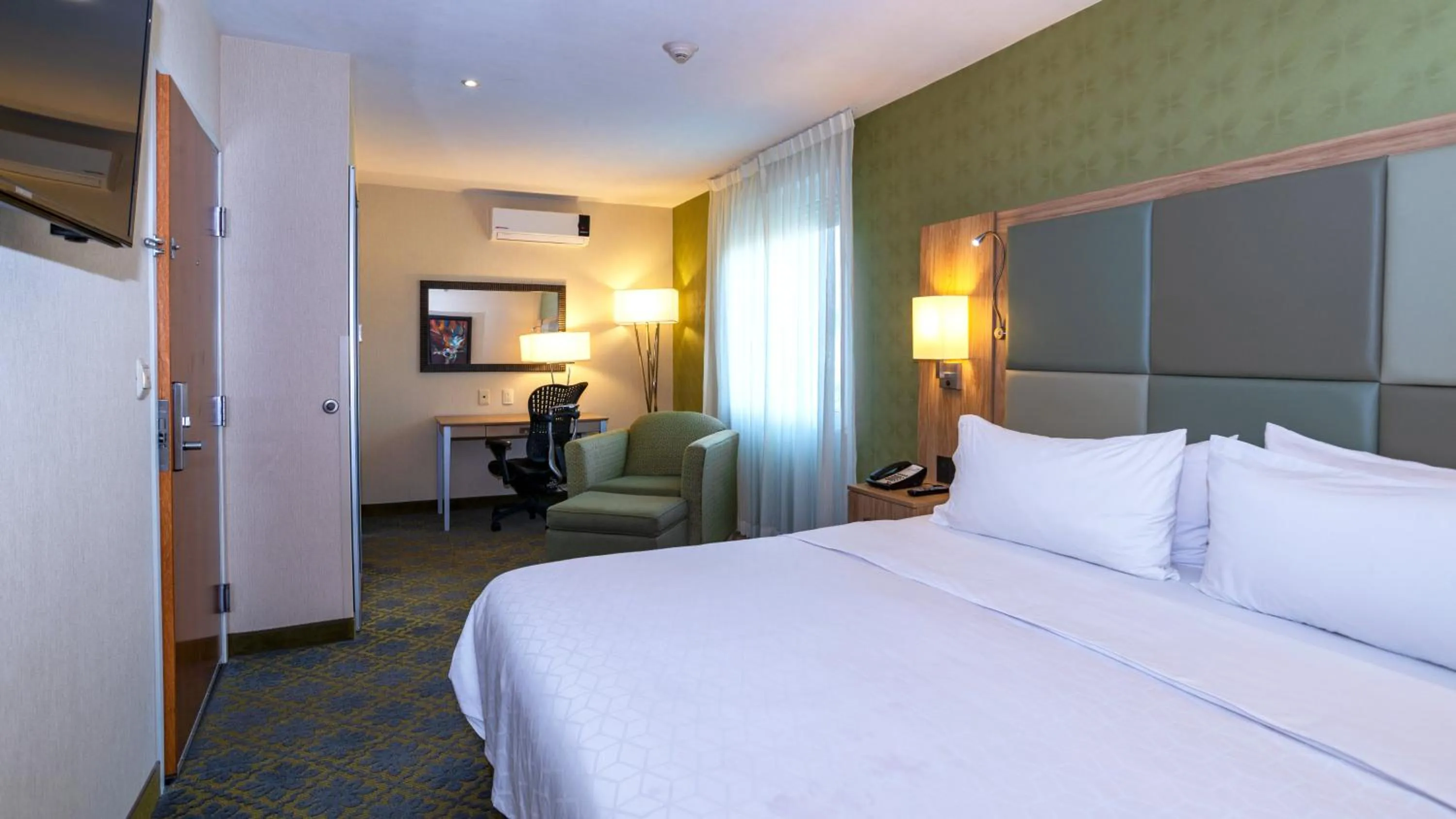 Executive Suite in Holiday Inn Express & Suites Cuernavaca by IHG